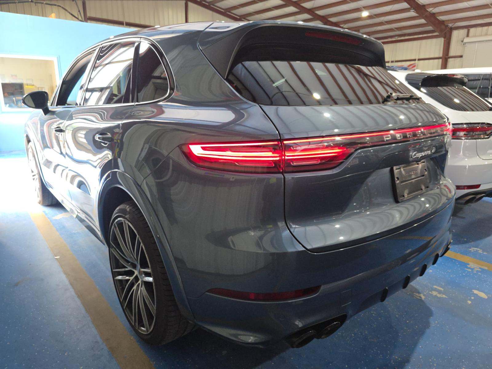 PORSCHE CAYENNE - 2