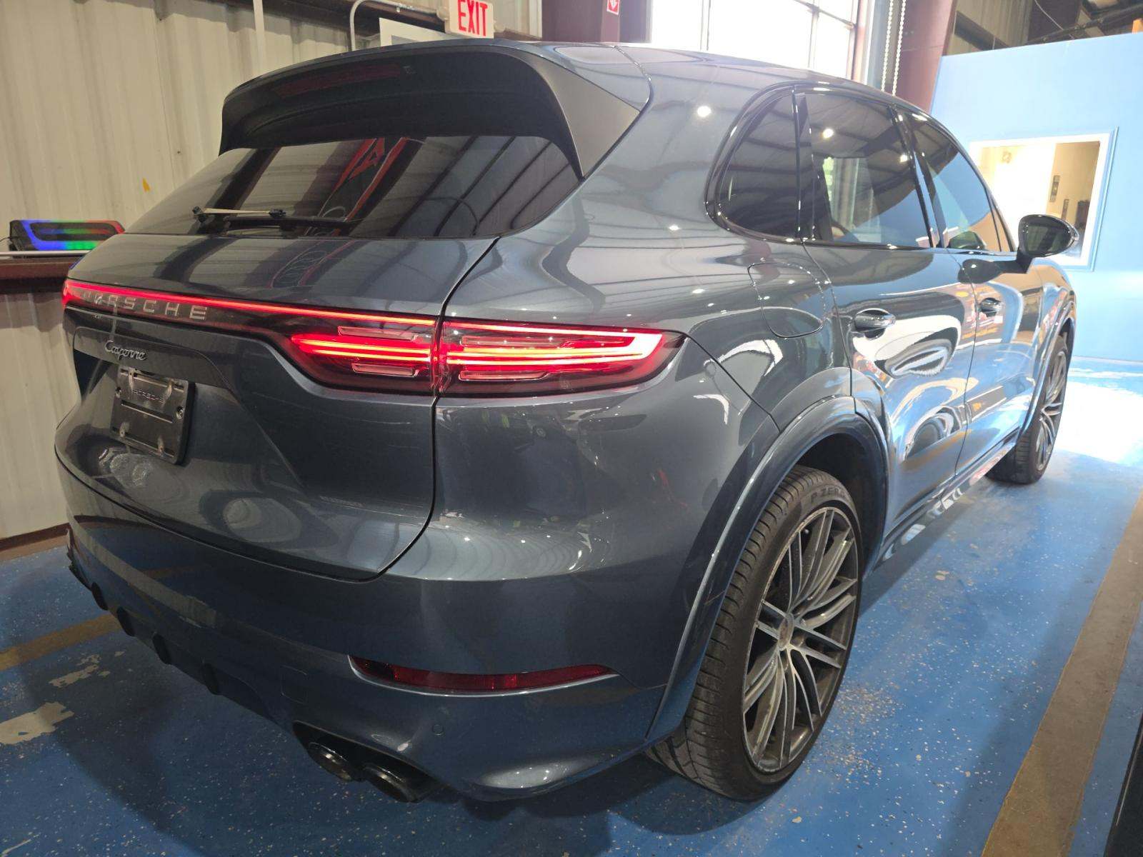 PORSCHE CAYENNE - 3