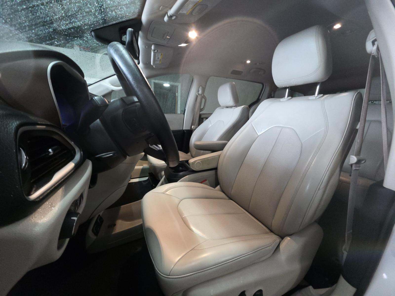 CHRYSLER VOYAGER - 2