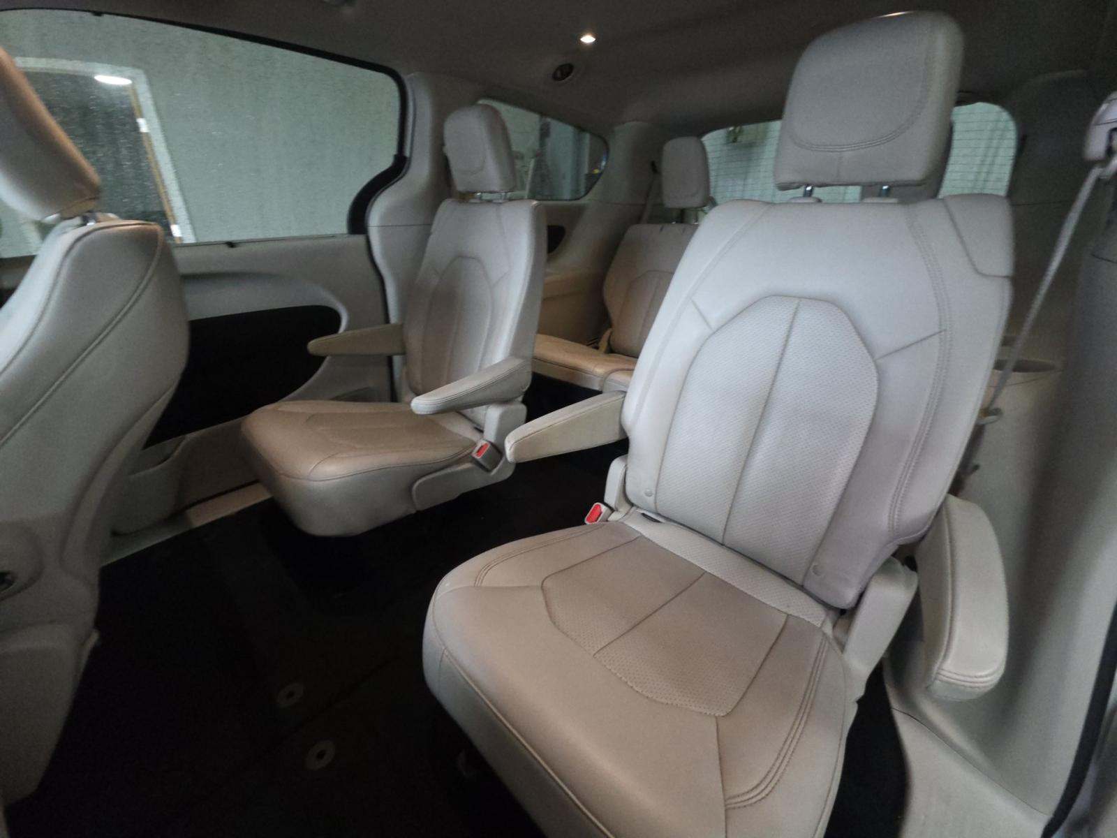CHRYSLER VOYAGER - 9