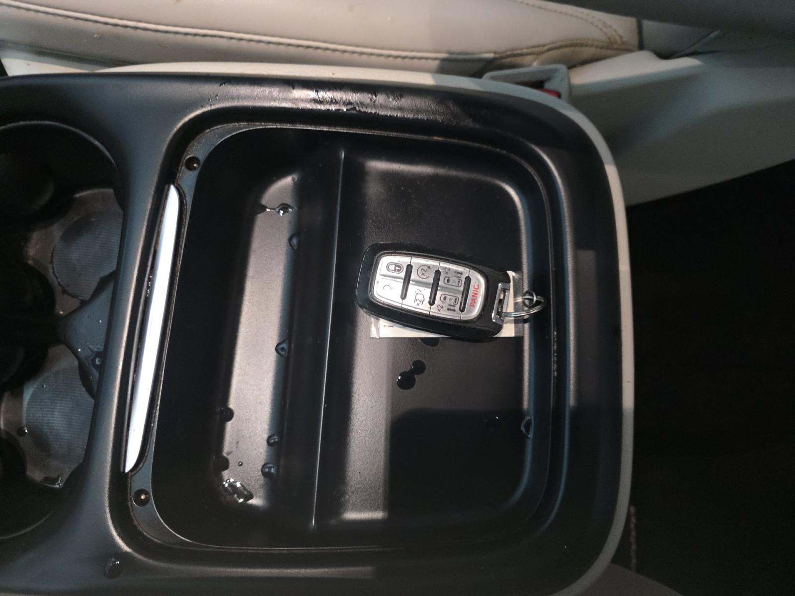 CHRYSLER VOYAGER - 4
