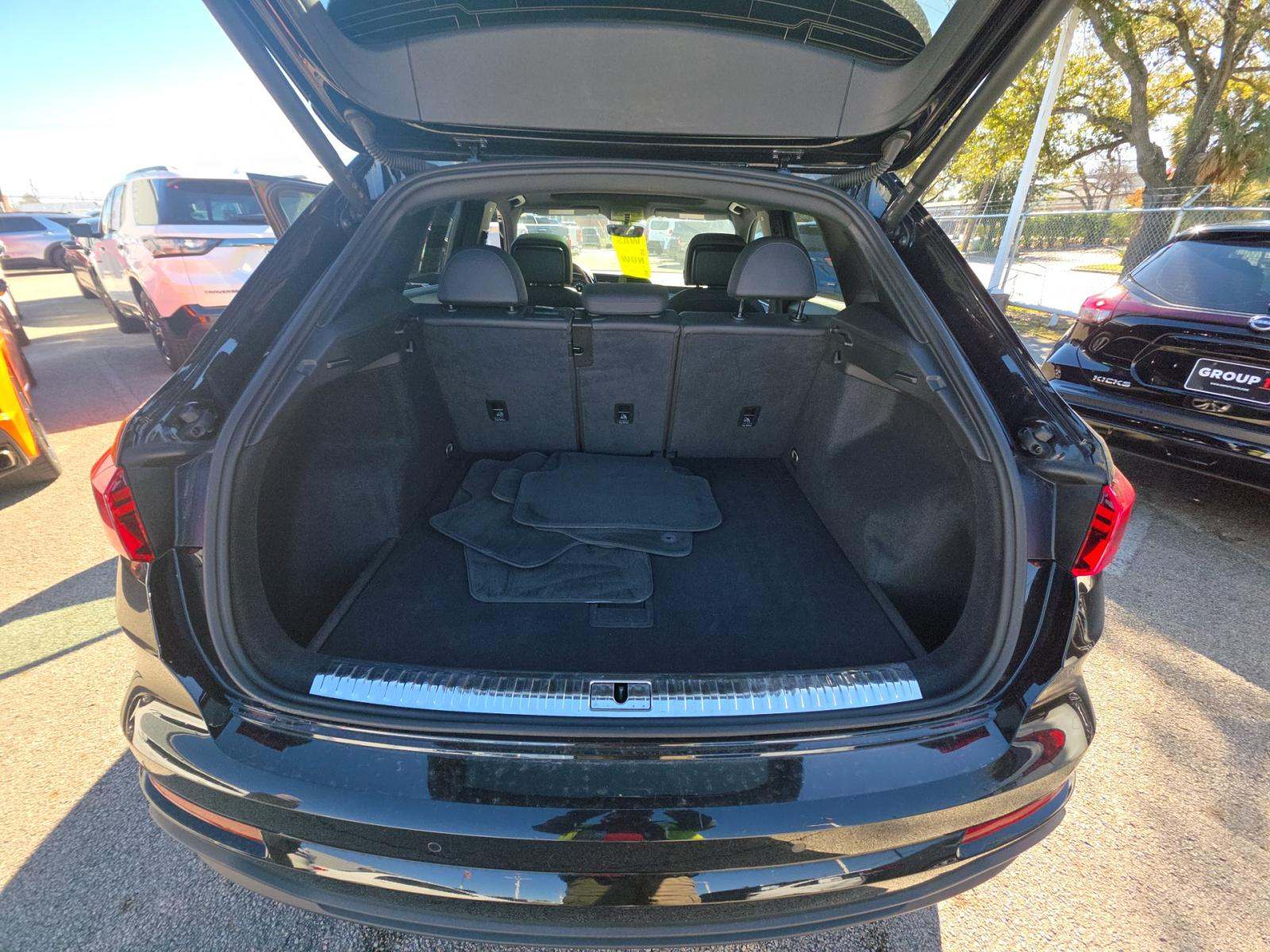 2023 Audi Q3 S line Premium AWD