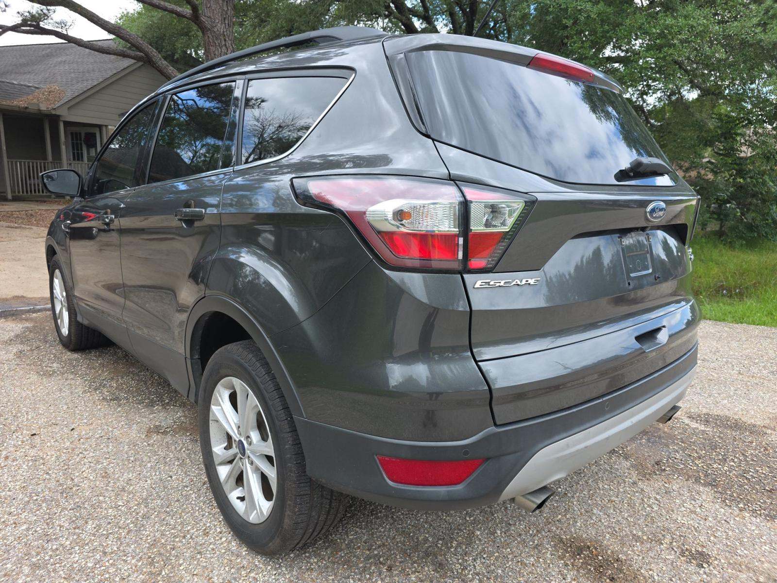 FORD ESCAPE - 2