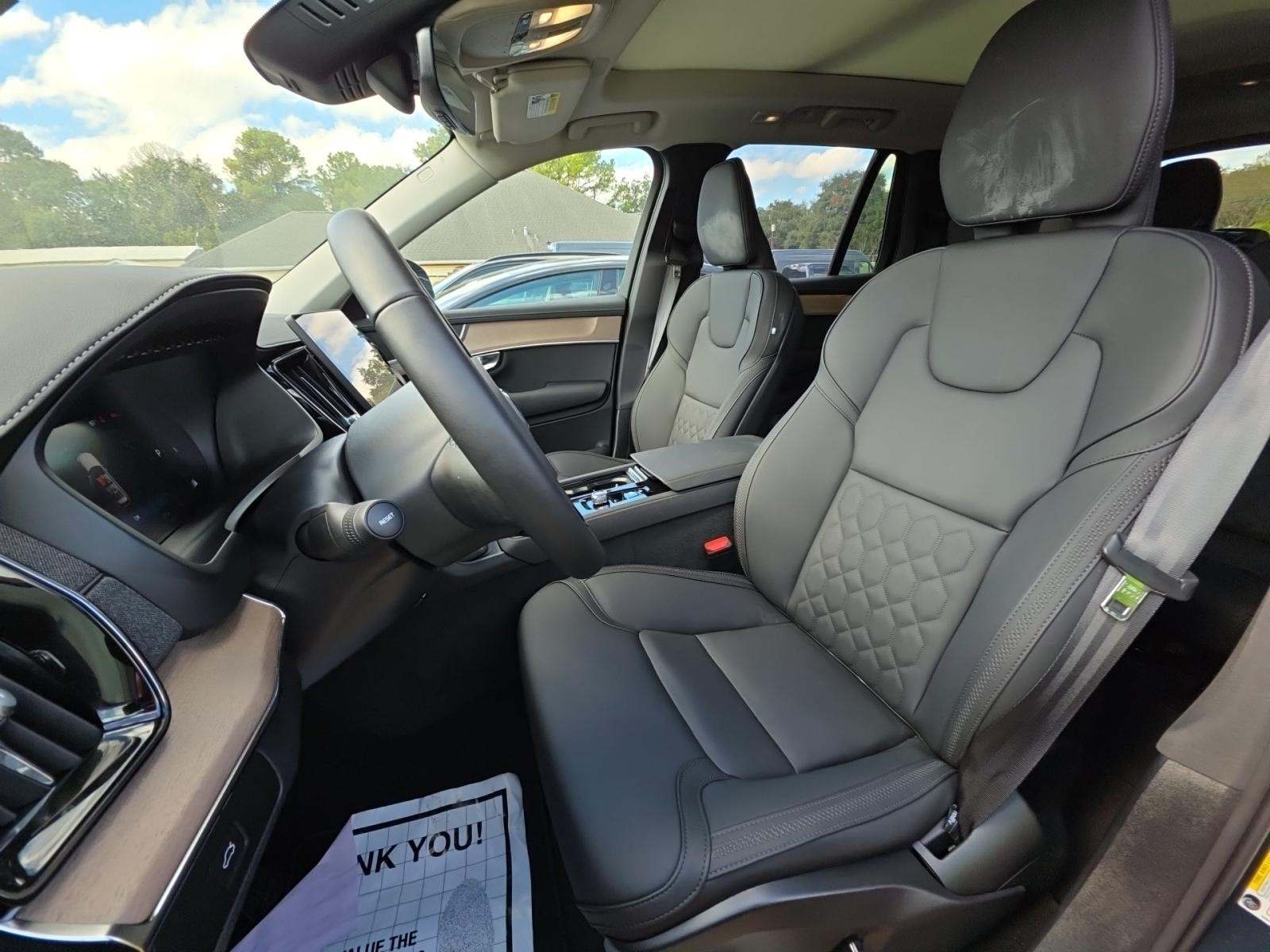 2025 Volvo XC90 B6 Plus AWD