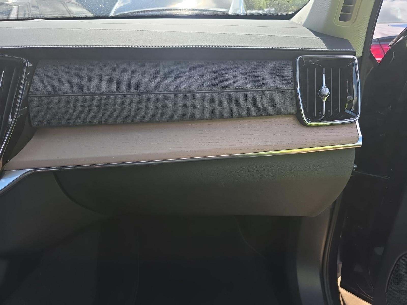 2025 Volvo XC90 B6 Plus AWD