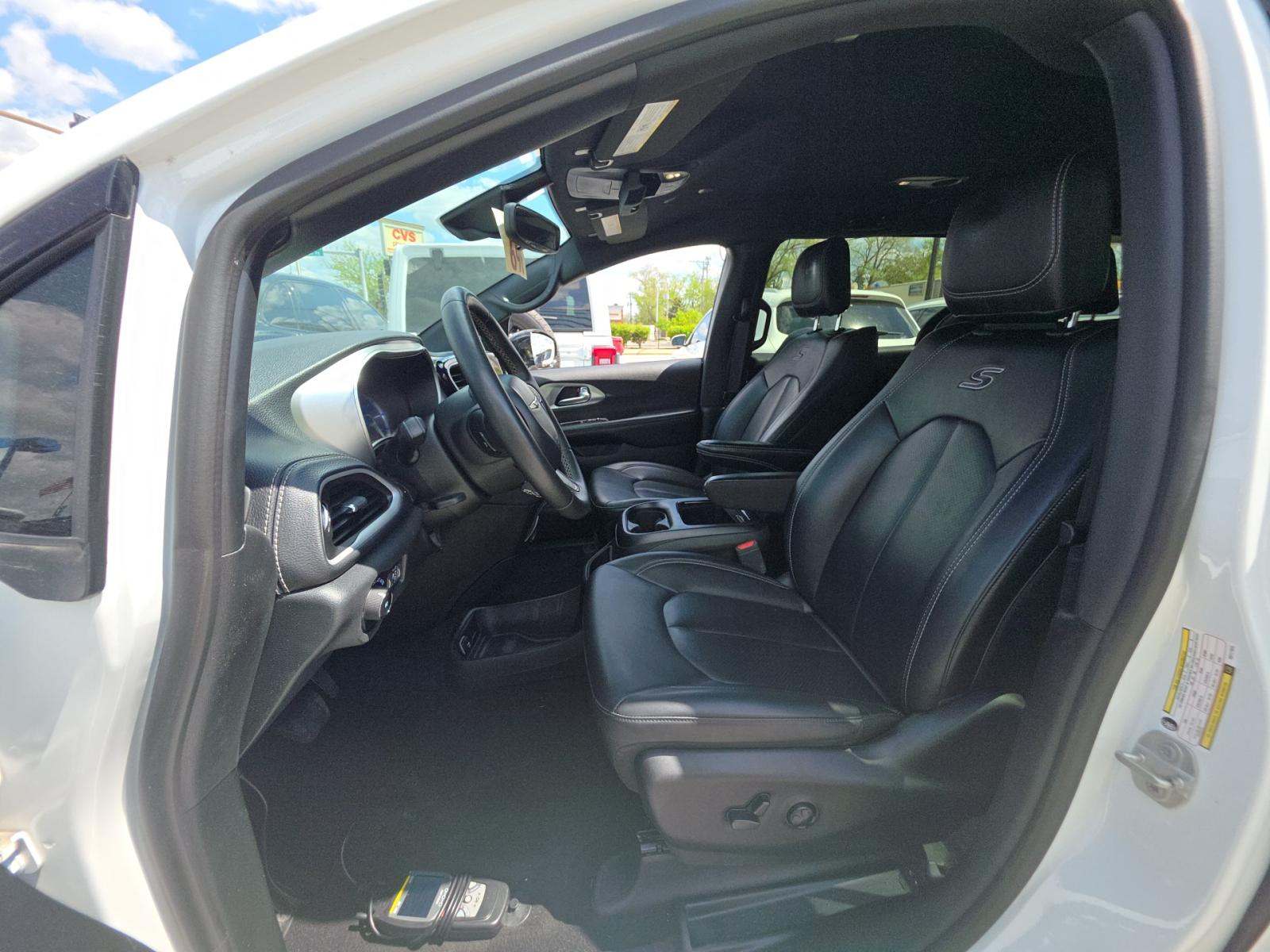 2024 Chrysler Pacifica Hybrid Select S Appearance FWD