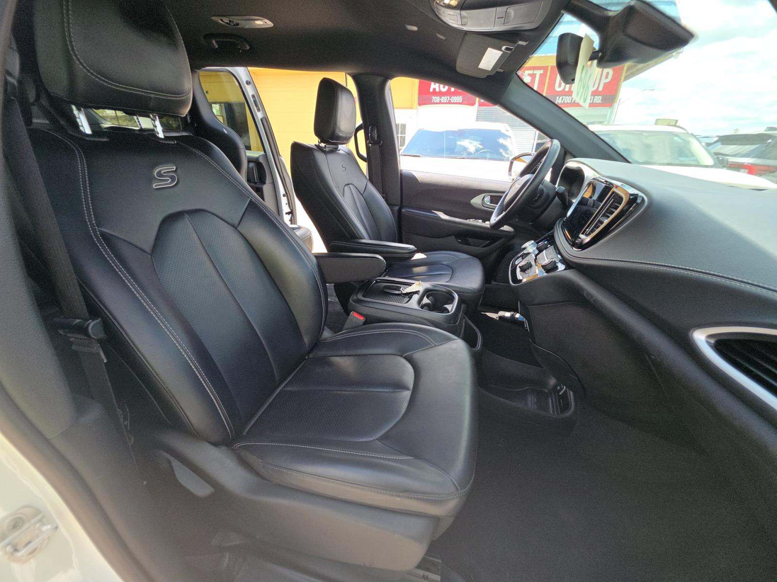 2024 Chrysler Pacifica Hybrid Select S Appearance FWD
