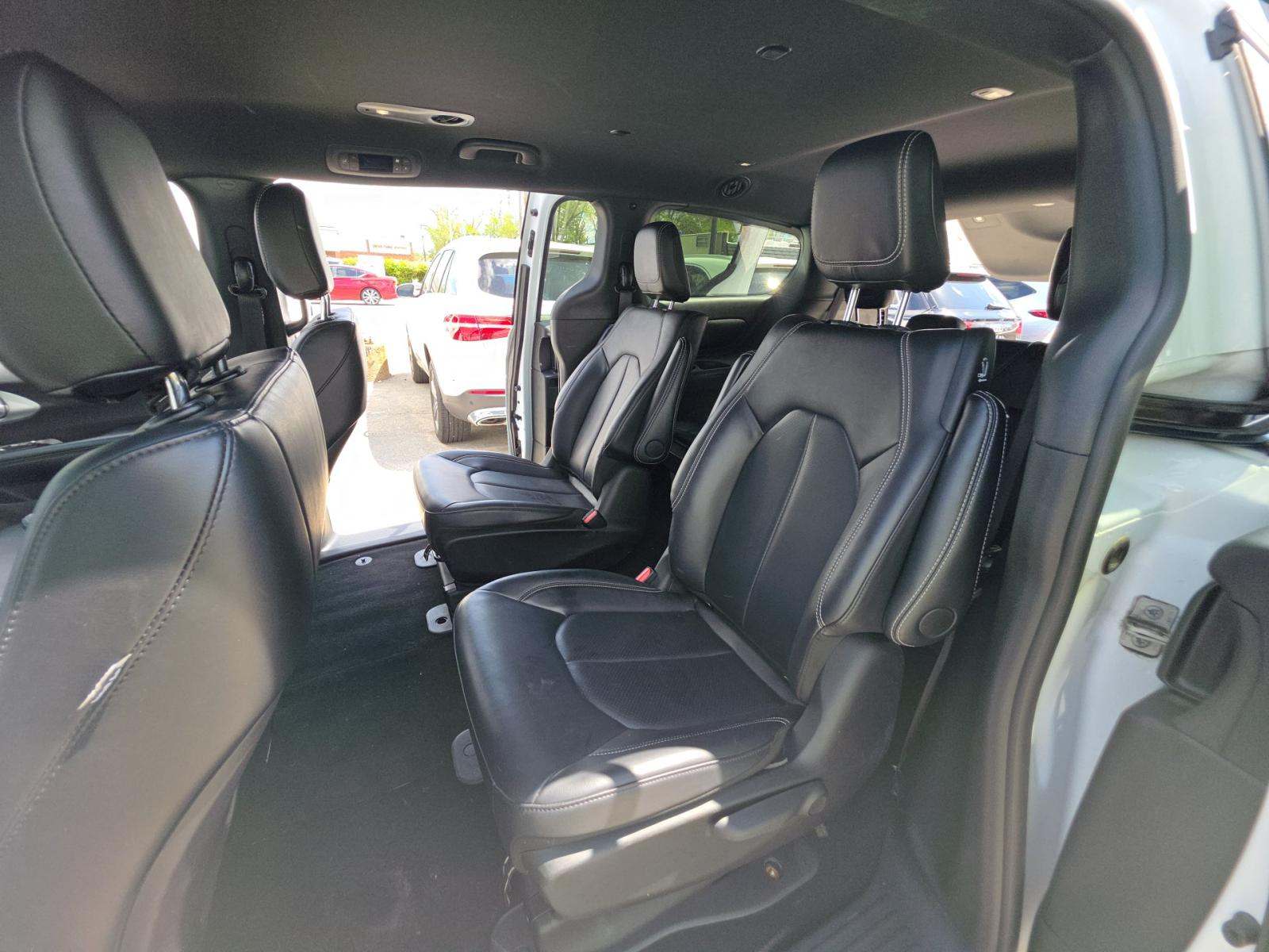 2024 Chrysler Pacifica Hybrid Select S Appearance FWD