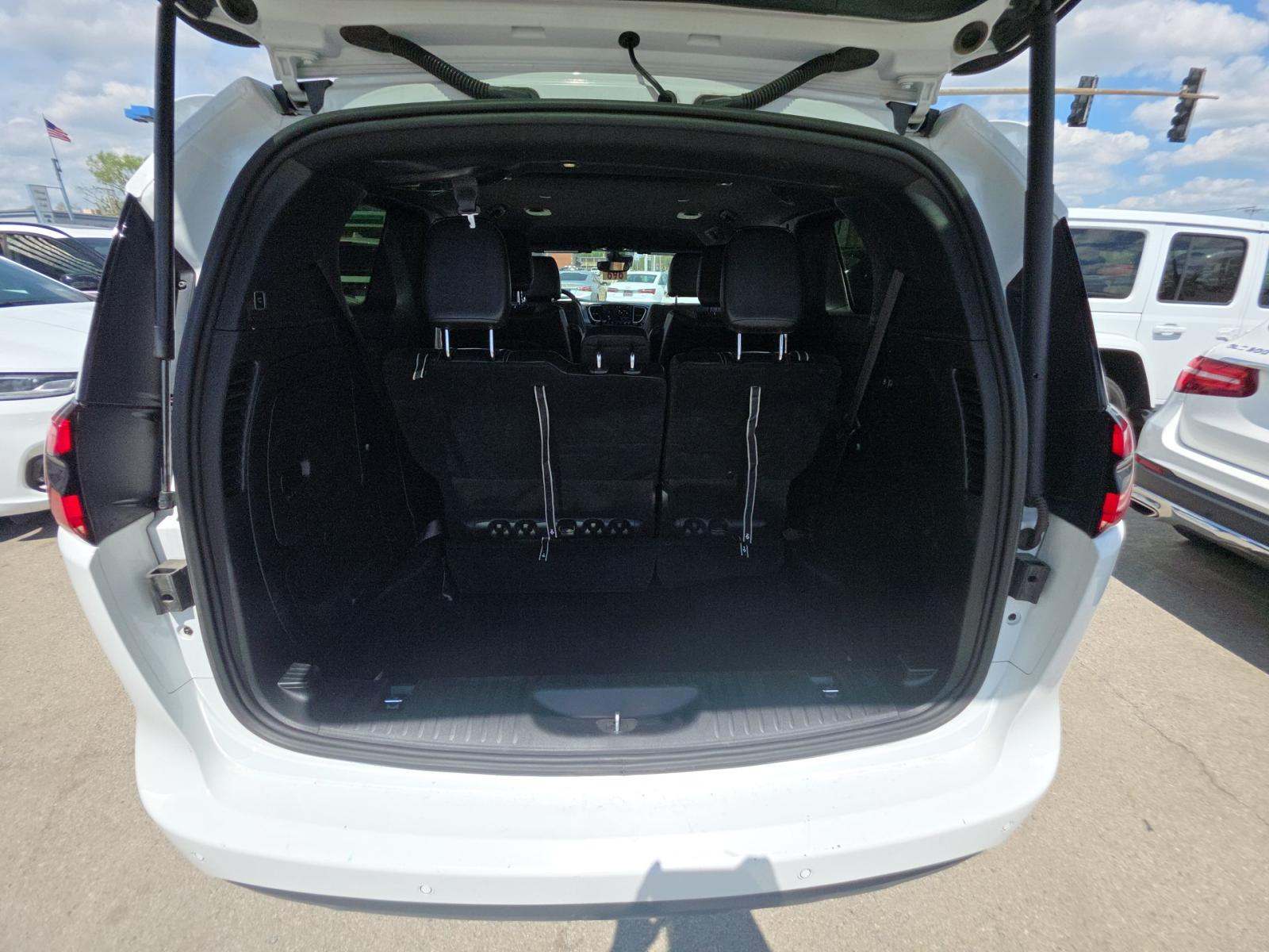 2024 Chrysler Pacifica Hybrid Select S Appearance FWD
