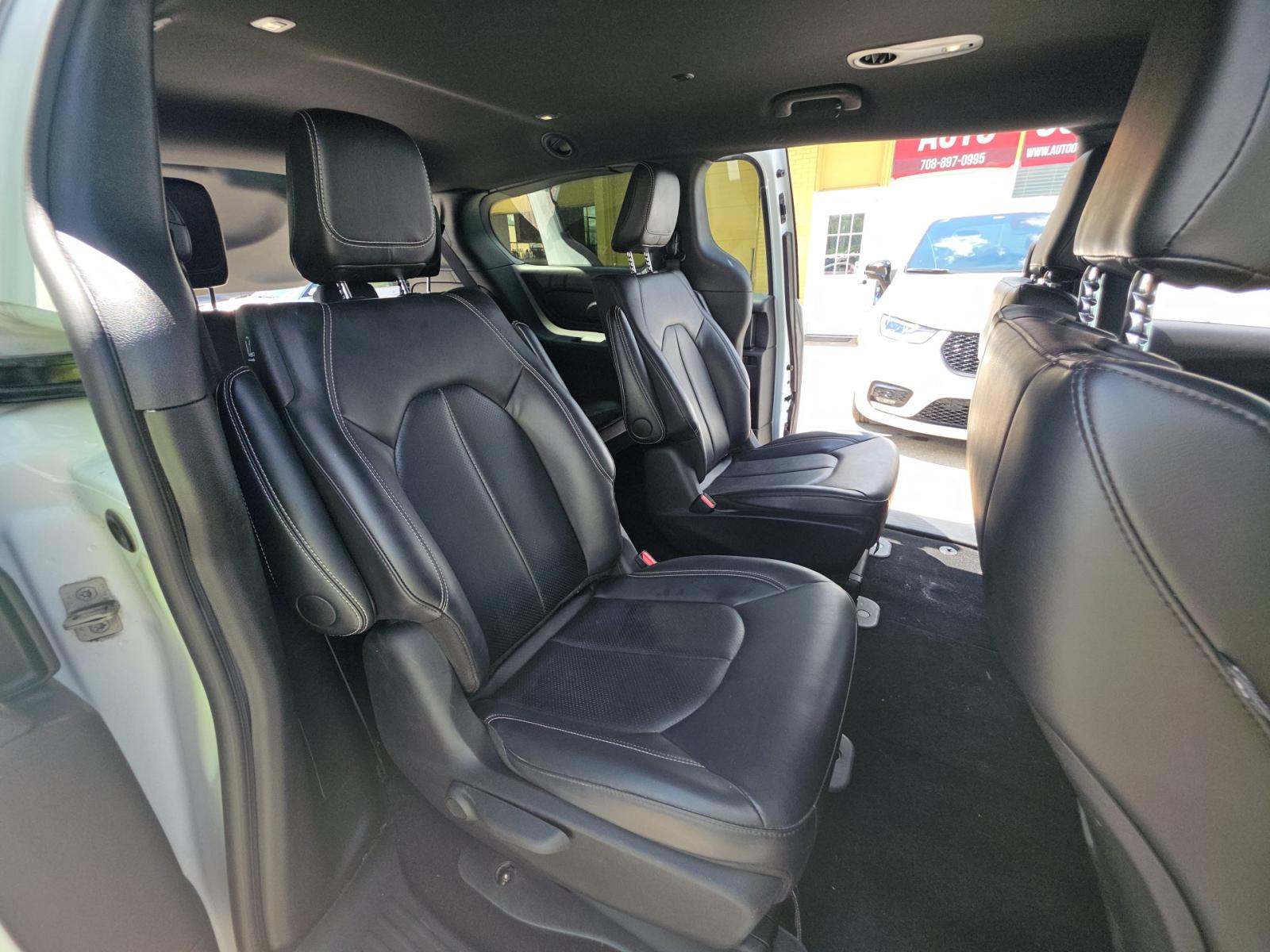 2024 Chrysler Pacifica Hybrid Select S Appearance FWD