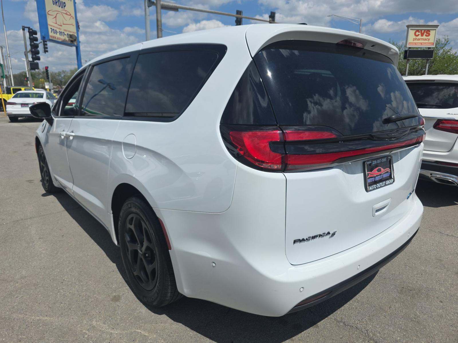 2024 Chrysler Pacifica Hybrid Select S Appearance FWD
