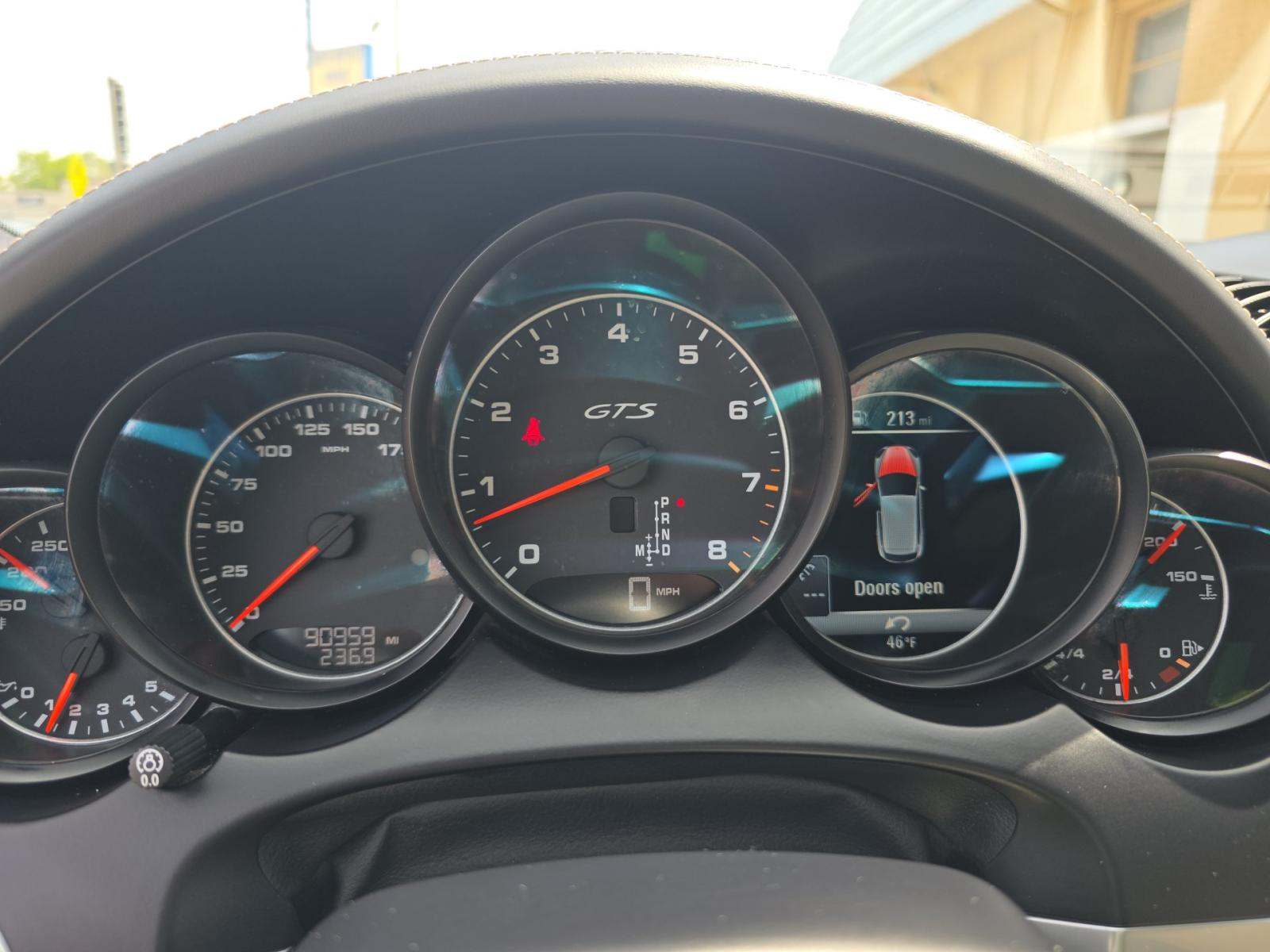 PORSCHE CAYENNE - 9