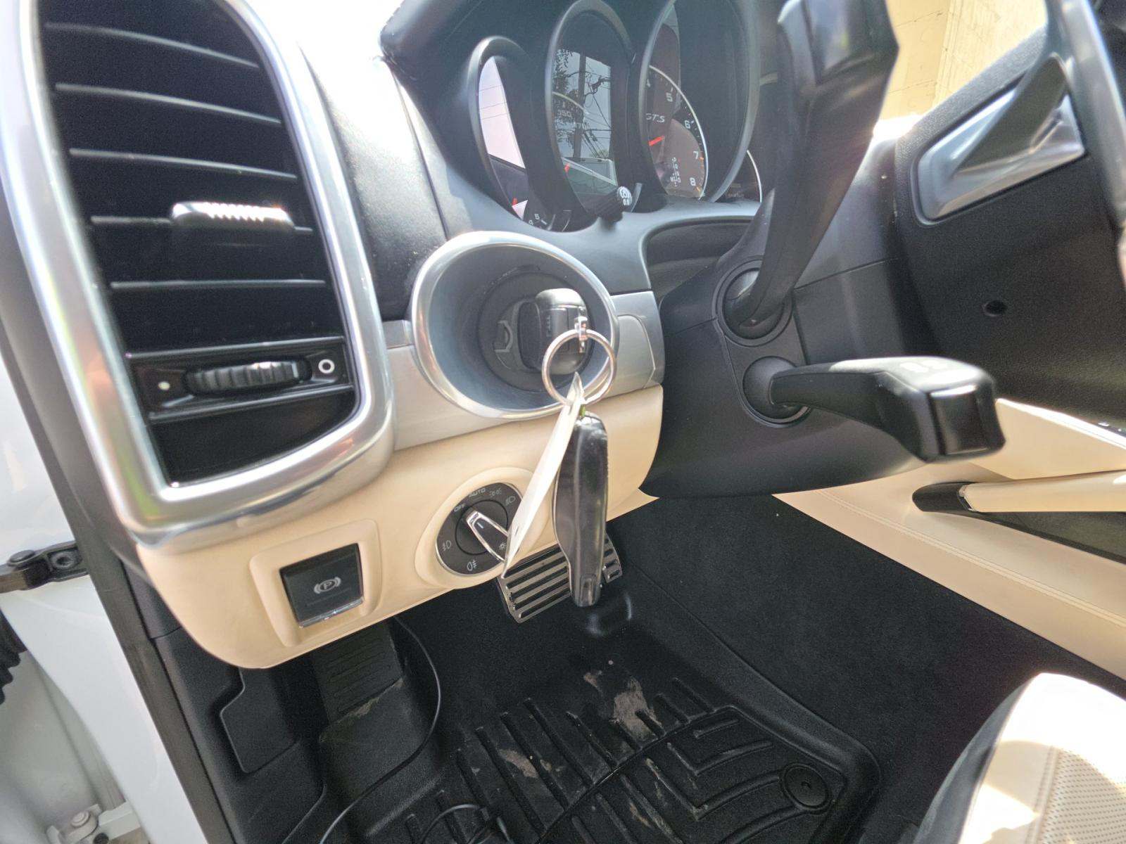 PORSCHE CAYENNE - 8