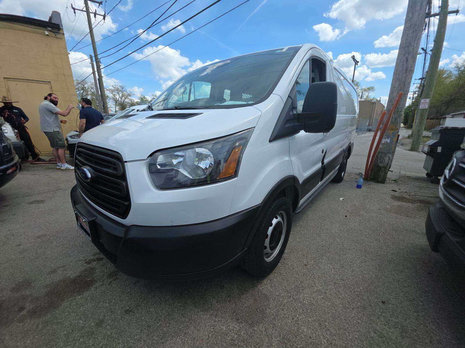 FORD TRANSIT 150 - 1