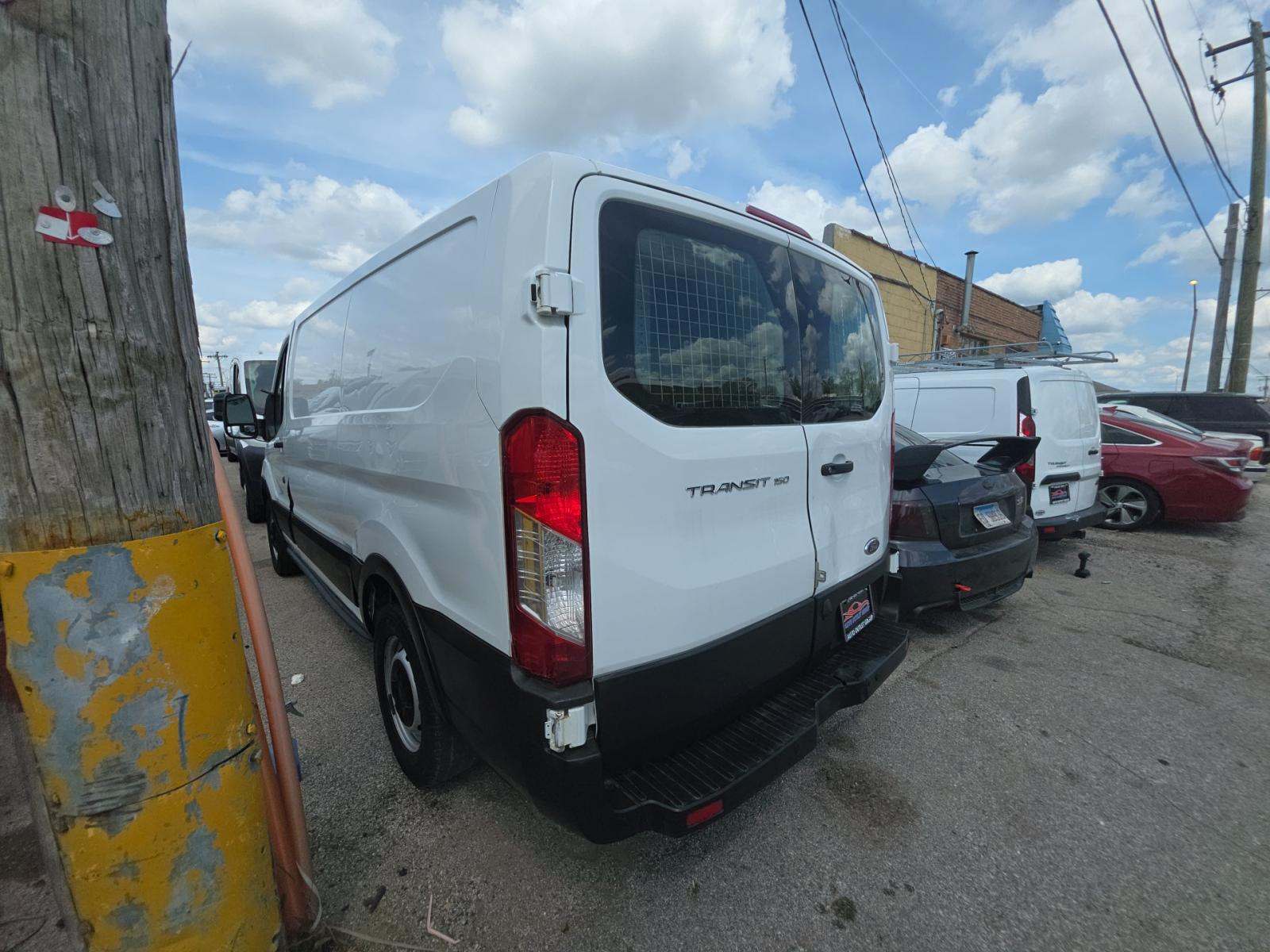 FORD TRANSIT 150 - 2