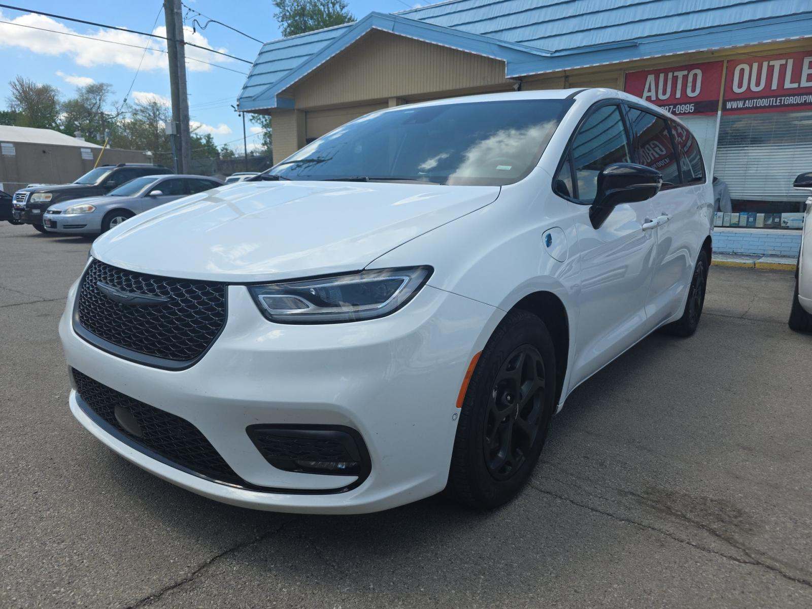2024 Chrysler Pacifica Hybrid Select S Appearance FWD