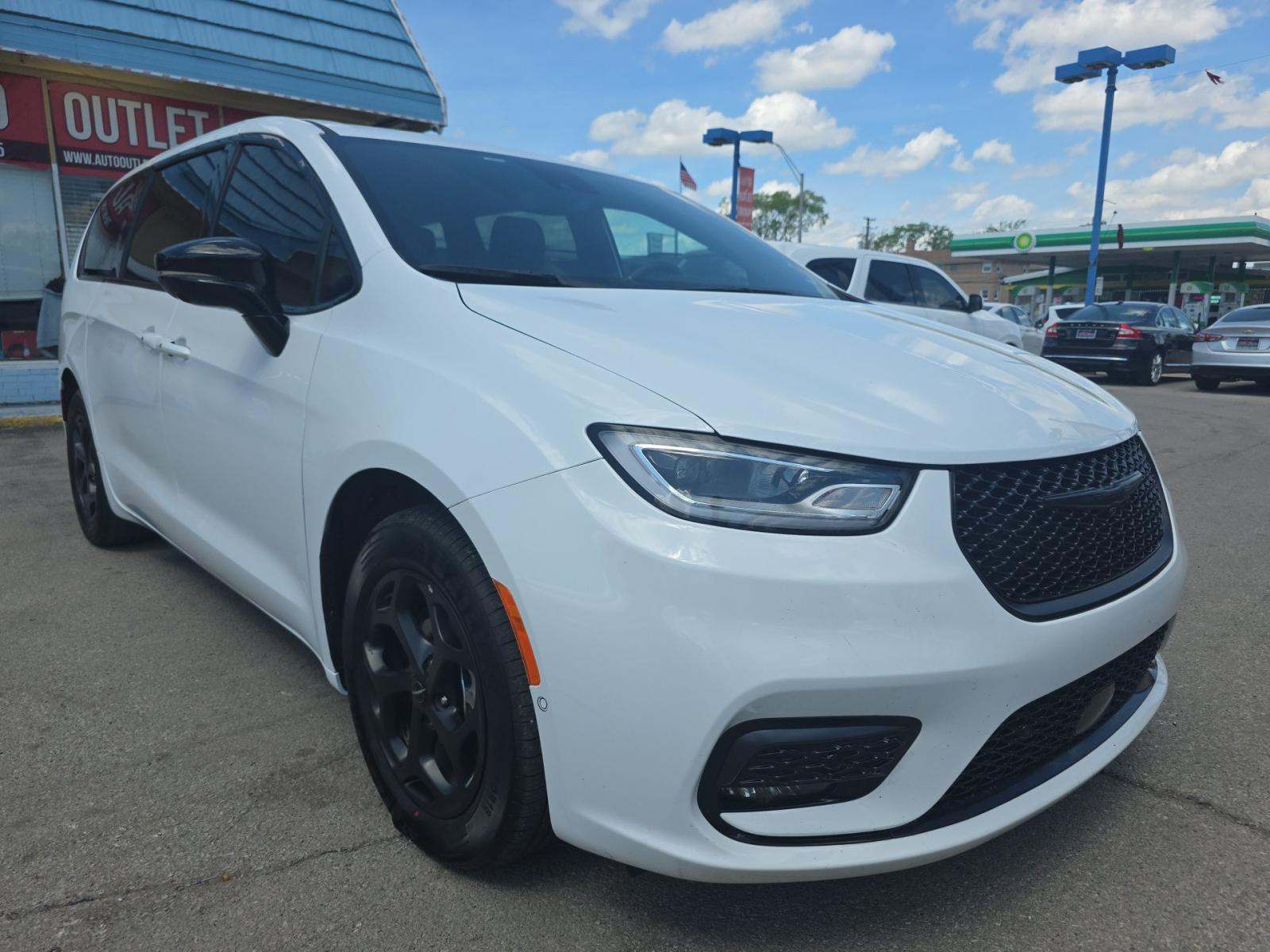 2024 Chrysler Pacifica Hybrid Select S Appearance FWD