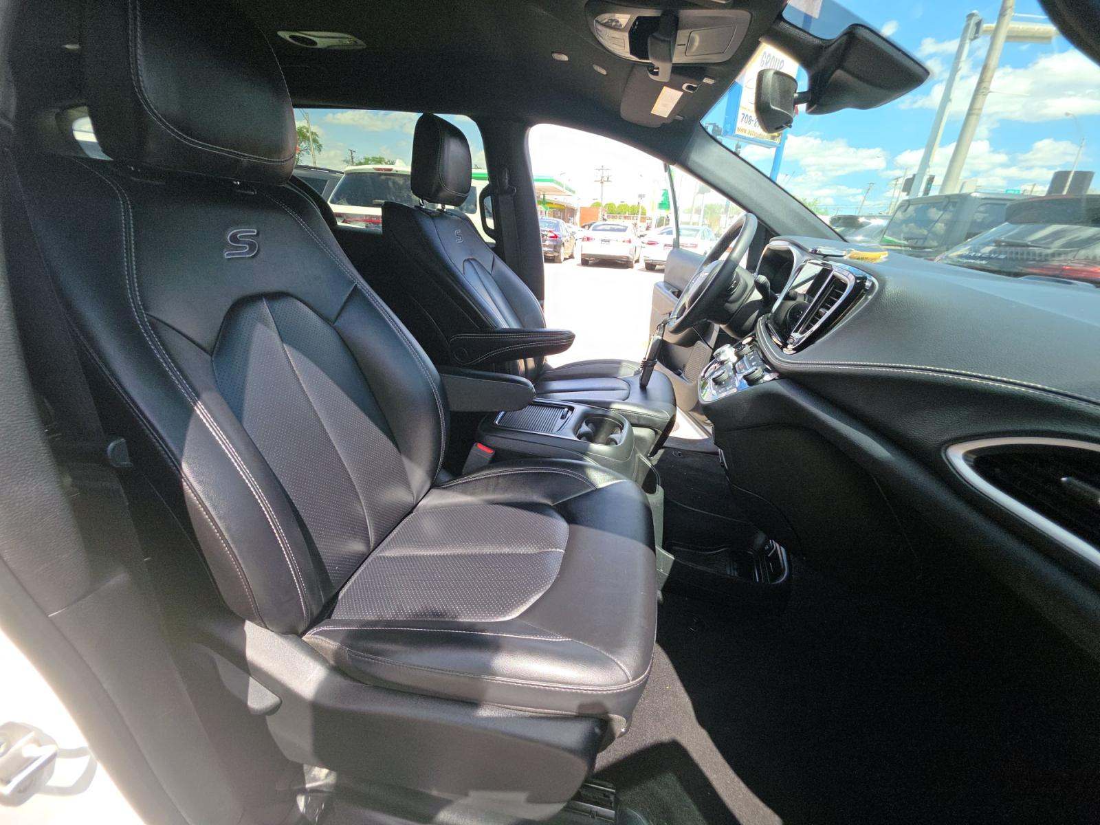 2024 Chrysler Pacifica Hybrid Select S Appearance FWD