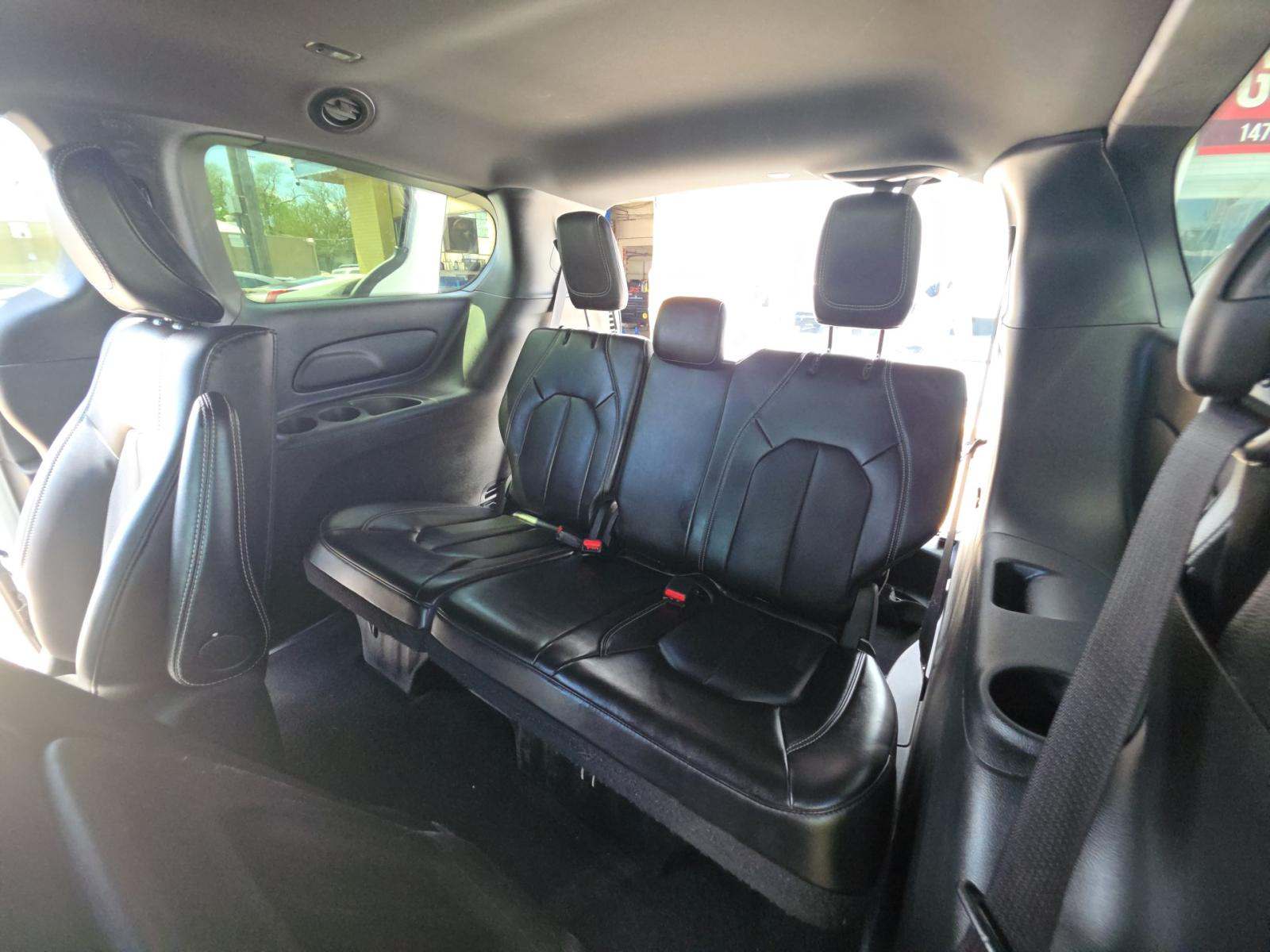 2024 Chrysler Pacifica Hybrid Select S Appearance FWD
