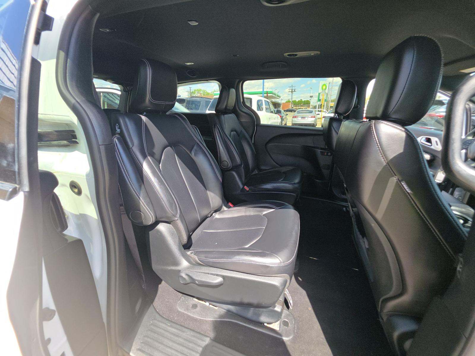 2024 Chrysler Pacifica Hybrid Select S Appearance FWD