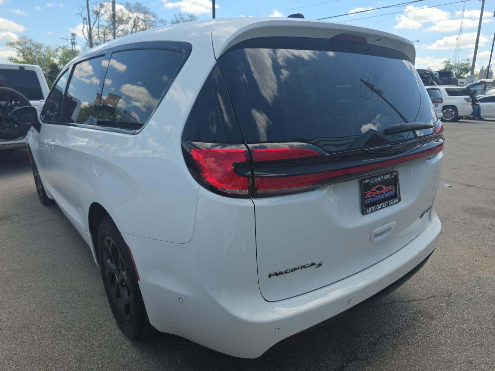 2024 Chrysler Pacifica Hybrid Select S Appearance FWD