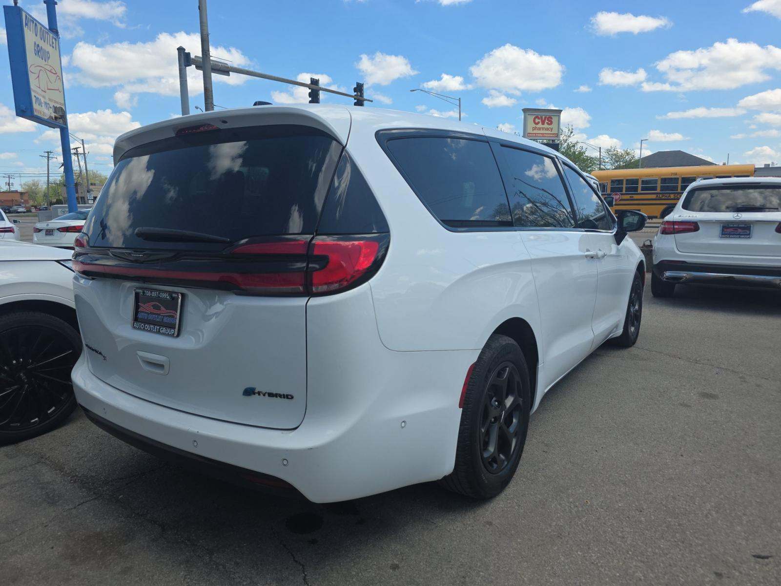 2024 Chrysler Pacifica Hybrid Select S Appearance FWD