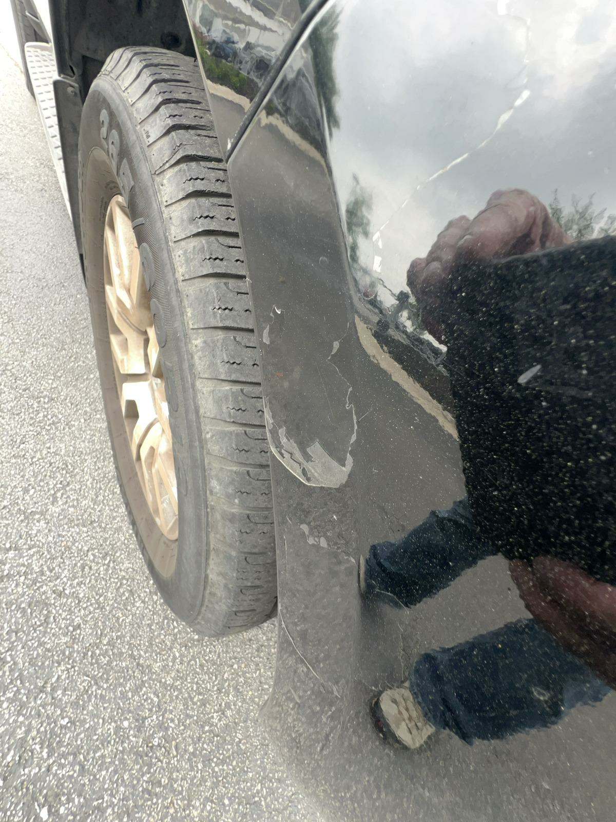 2012 Nissan Pathfinder LE RWD