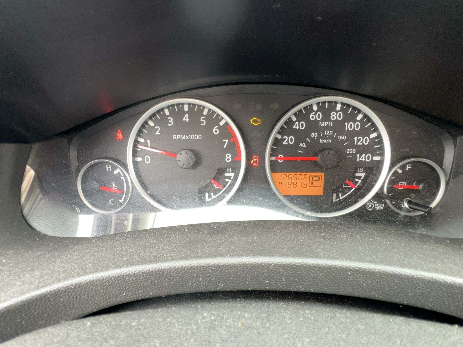 2012 Nissan Pathfinder LE RWD