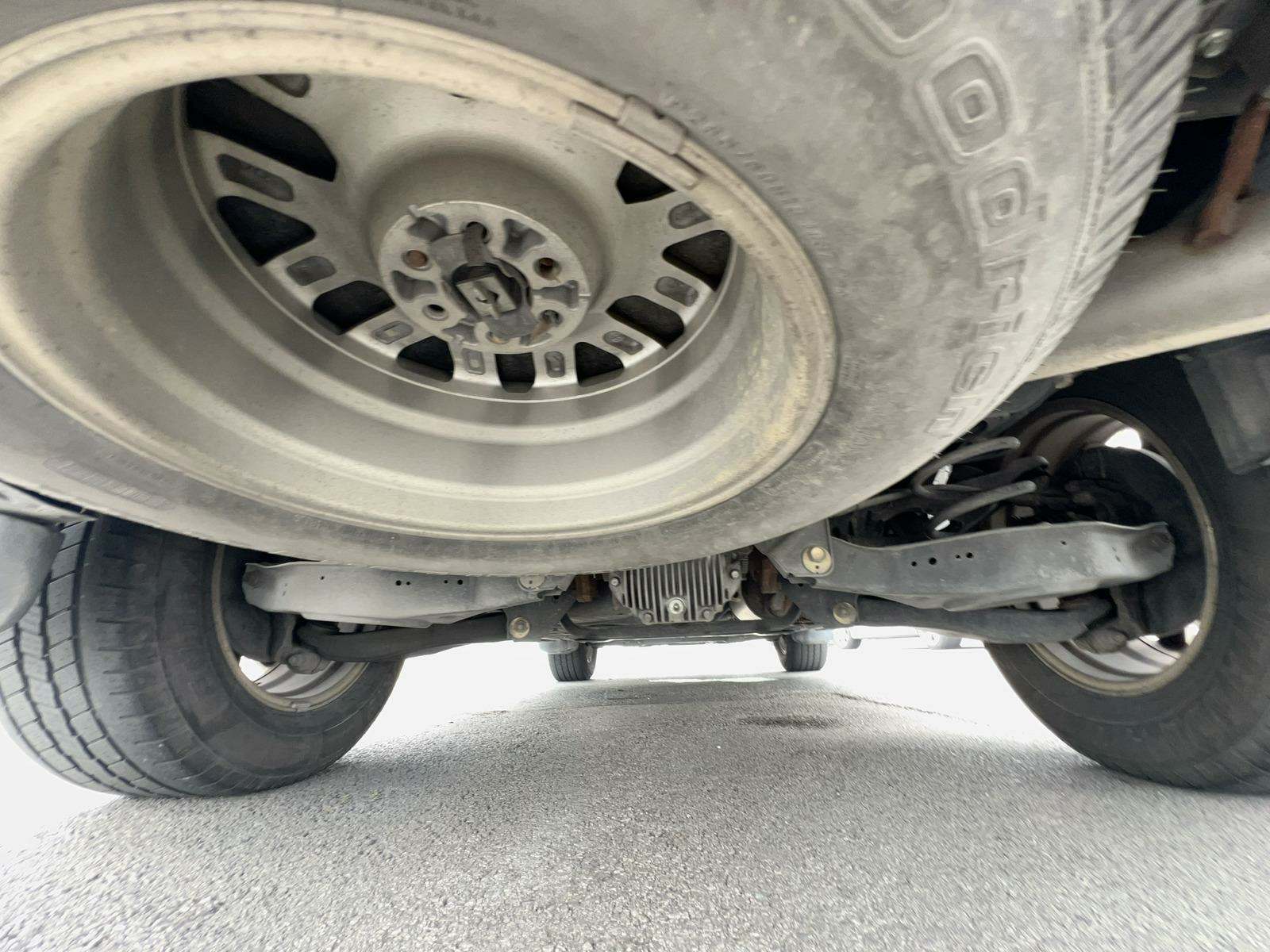 2012 Nissan Pathfinder LE RWD