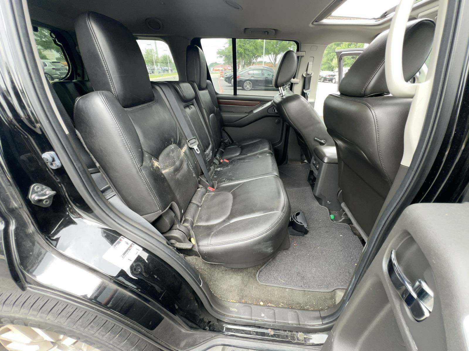 2012 Nissan Pathfinder LE RWD