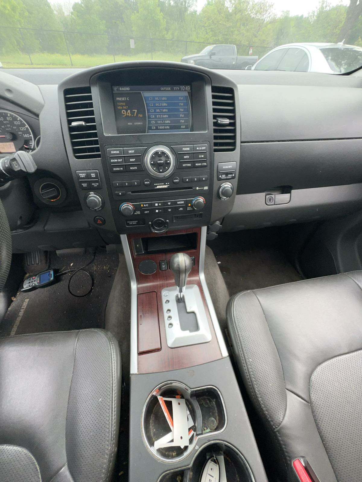 2012 Nissan Pathfinder LE RWD