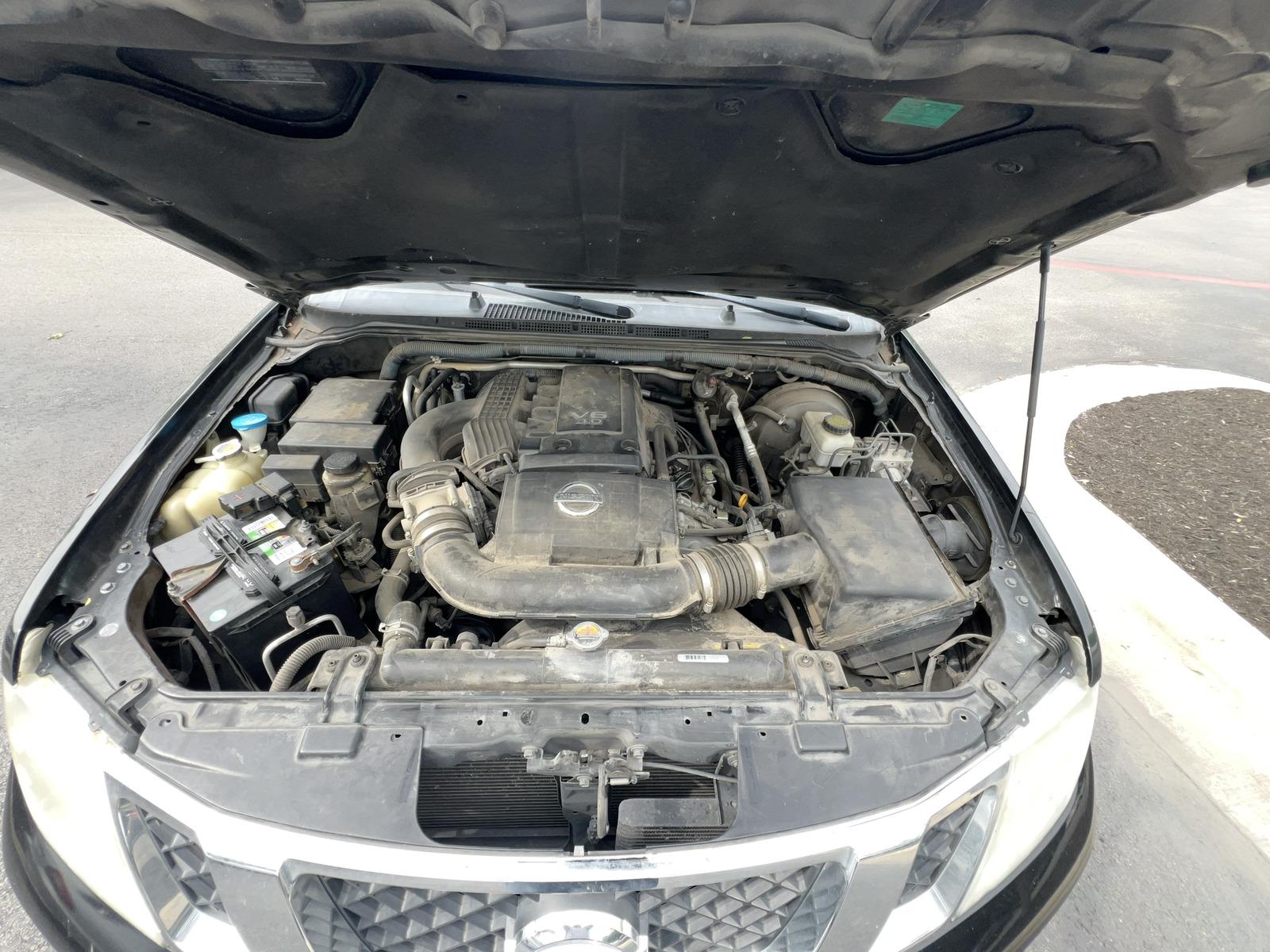 2012 Nissan Pathfinder LE RWD