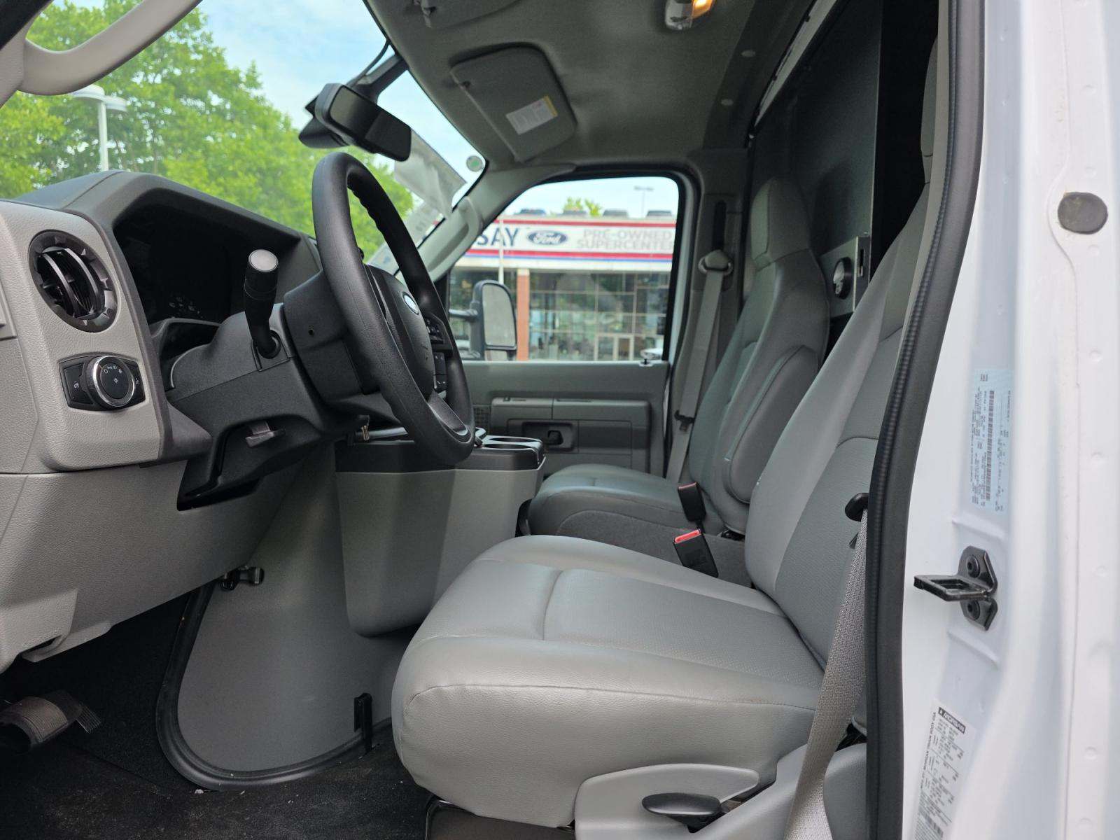 FORD E-350 - 6