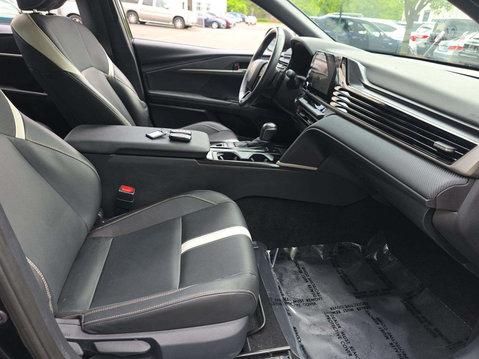 2025 Toyota Camry SE FWD