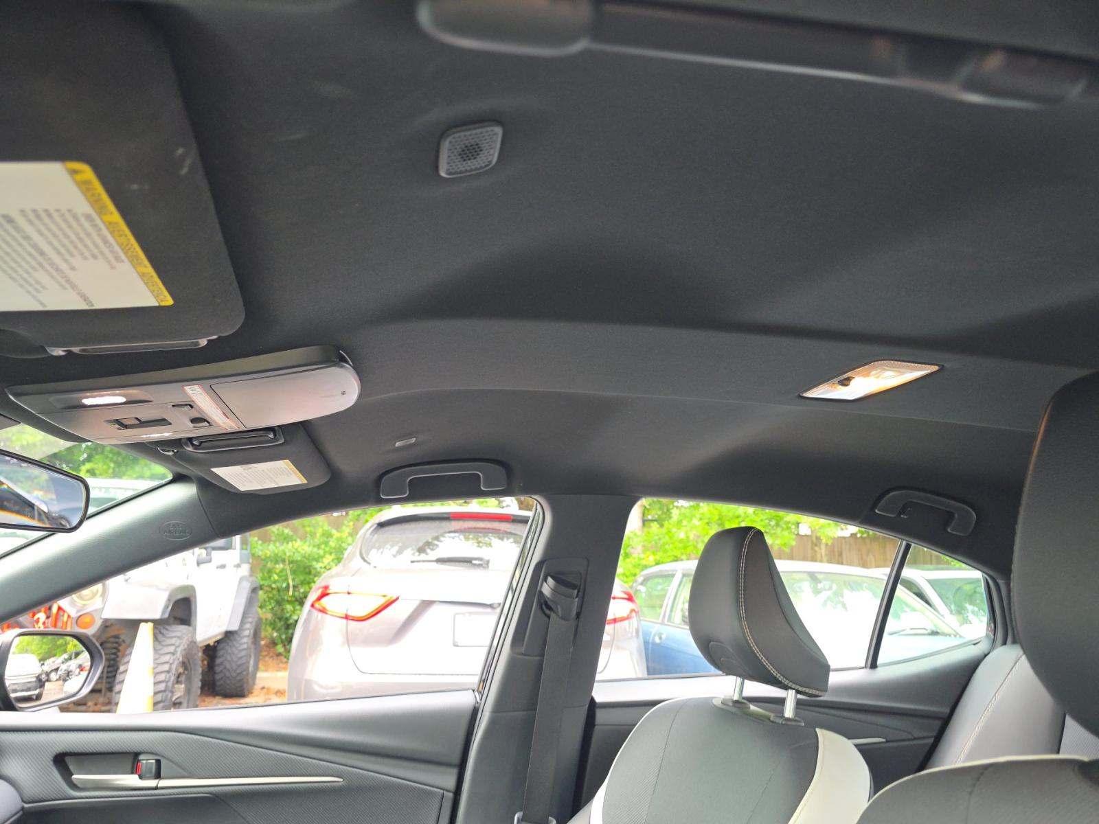 2025 Toyota Camry SE FWD