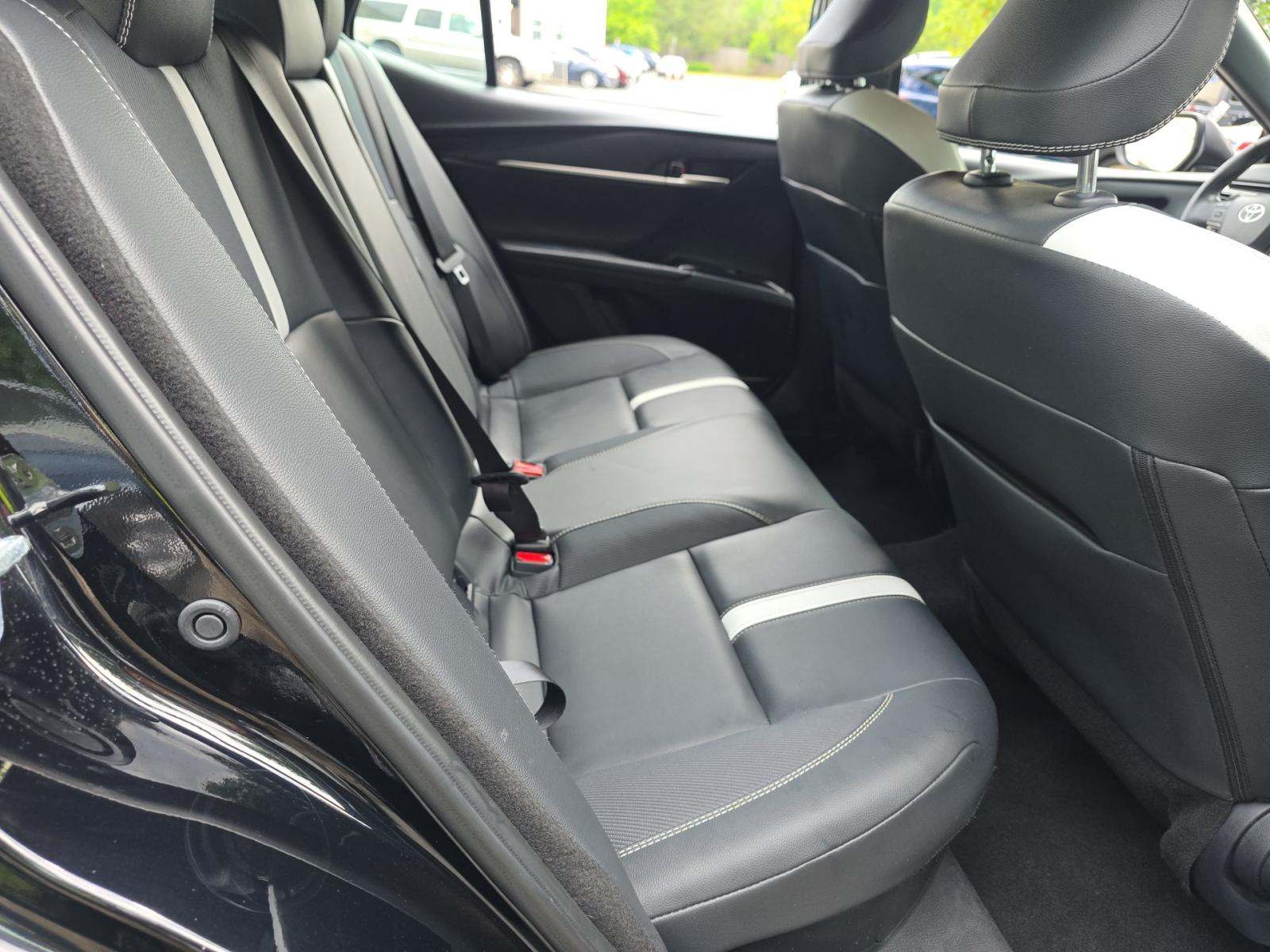 2025 Toyota Camry SE FWD