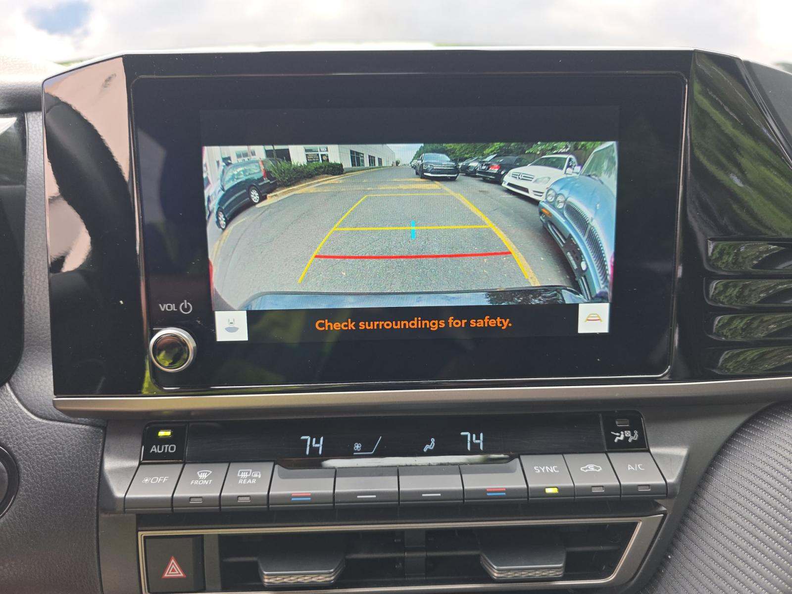 2025 Toyota Camry SE FWD