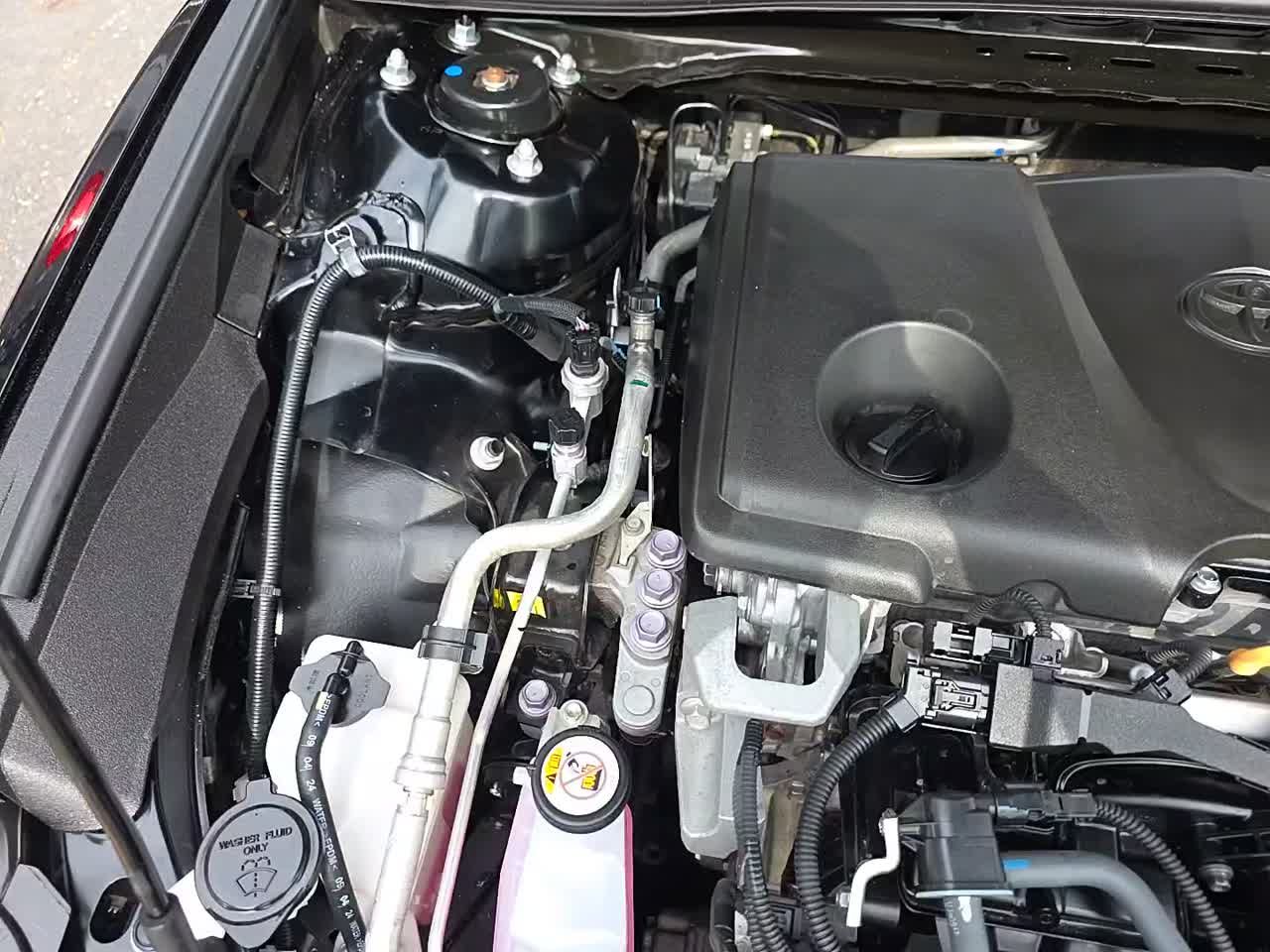 2025 Toyota Camry SE FWD