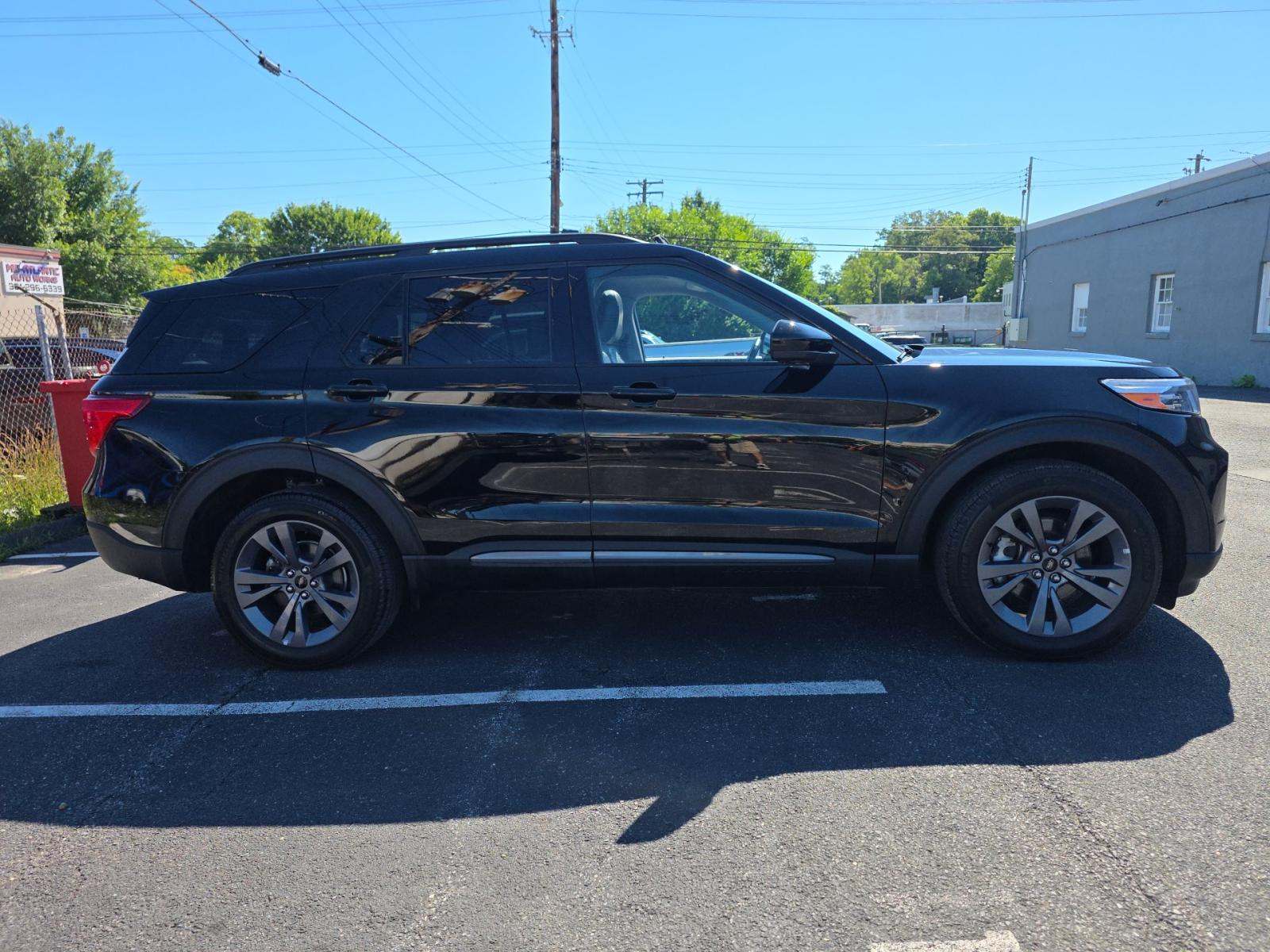 2023 Ford Explorer XLT AWD