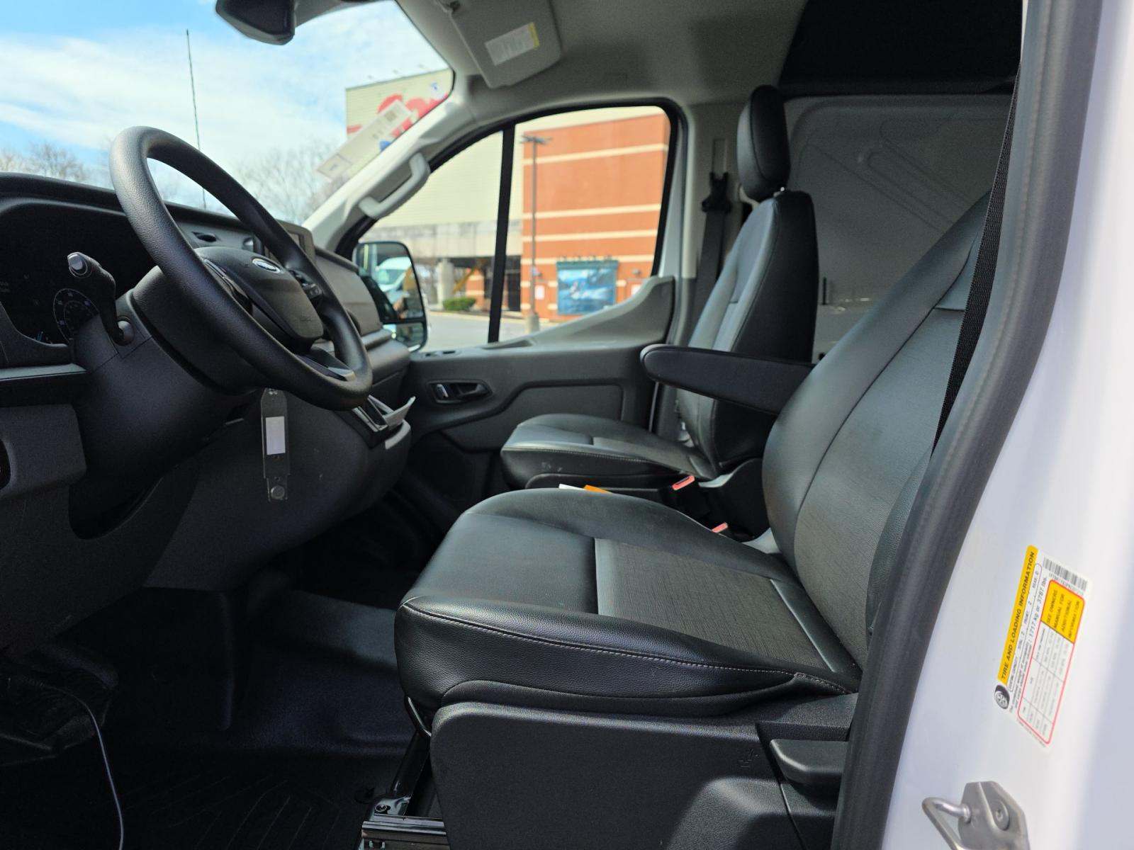 FORD TRANSIT 250 - 2