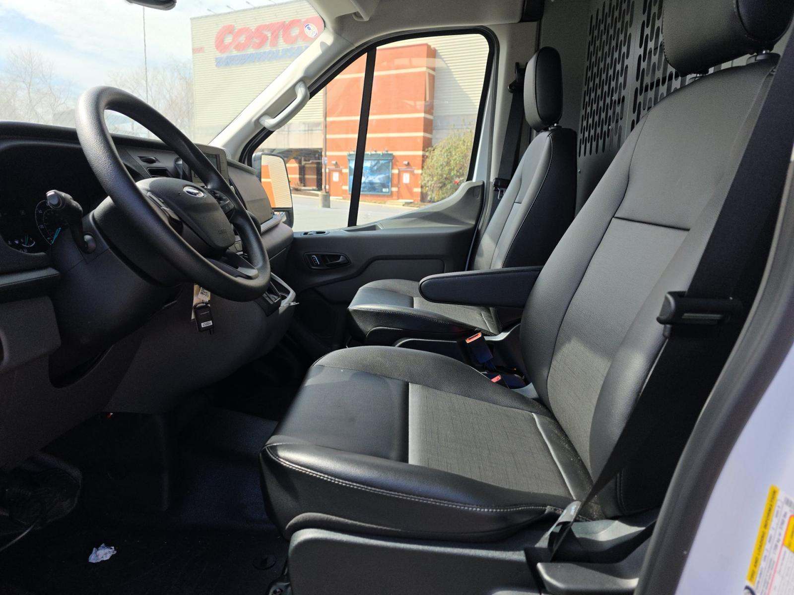 FORD TRANSIT 250 - 2