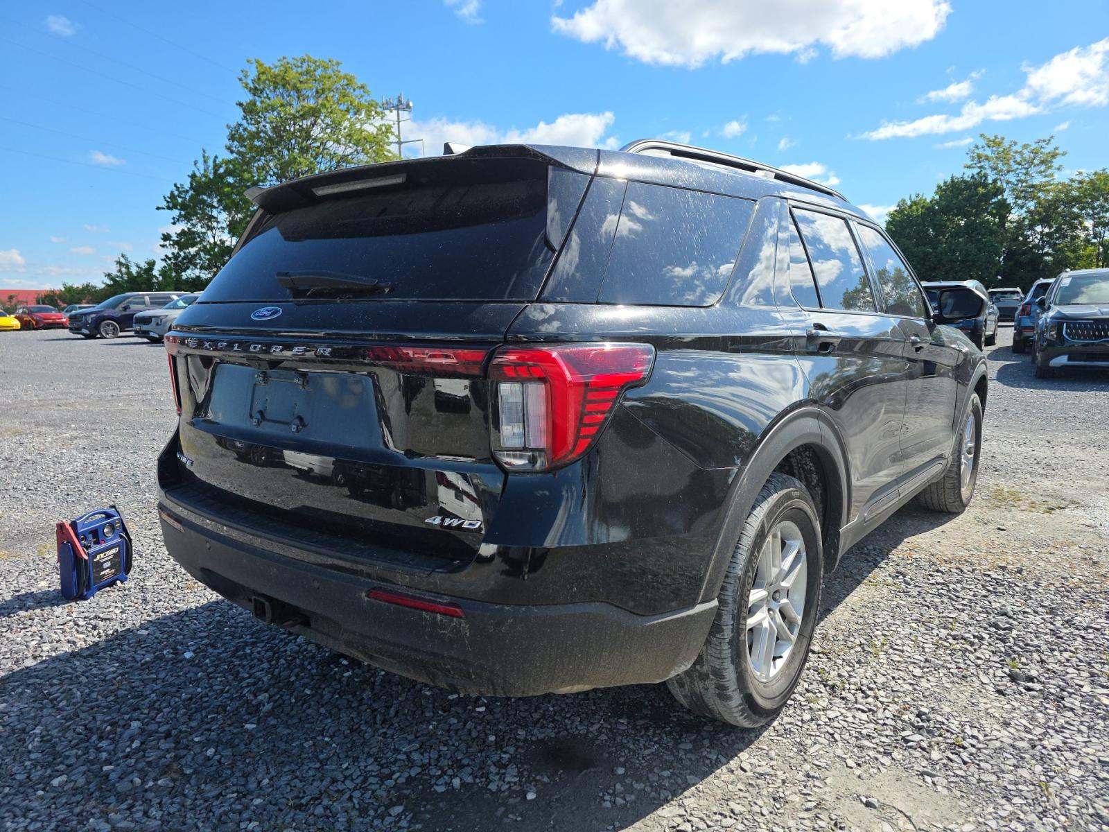 FORD EXPLORER - 3