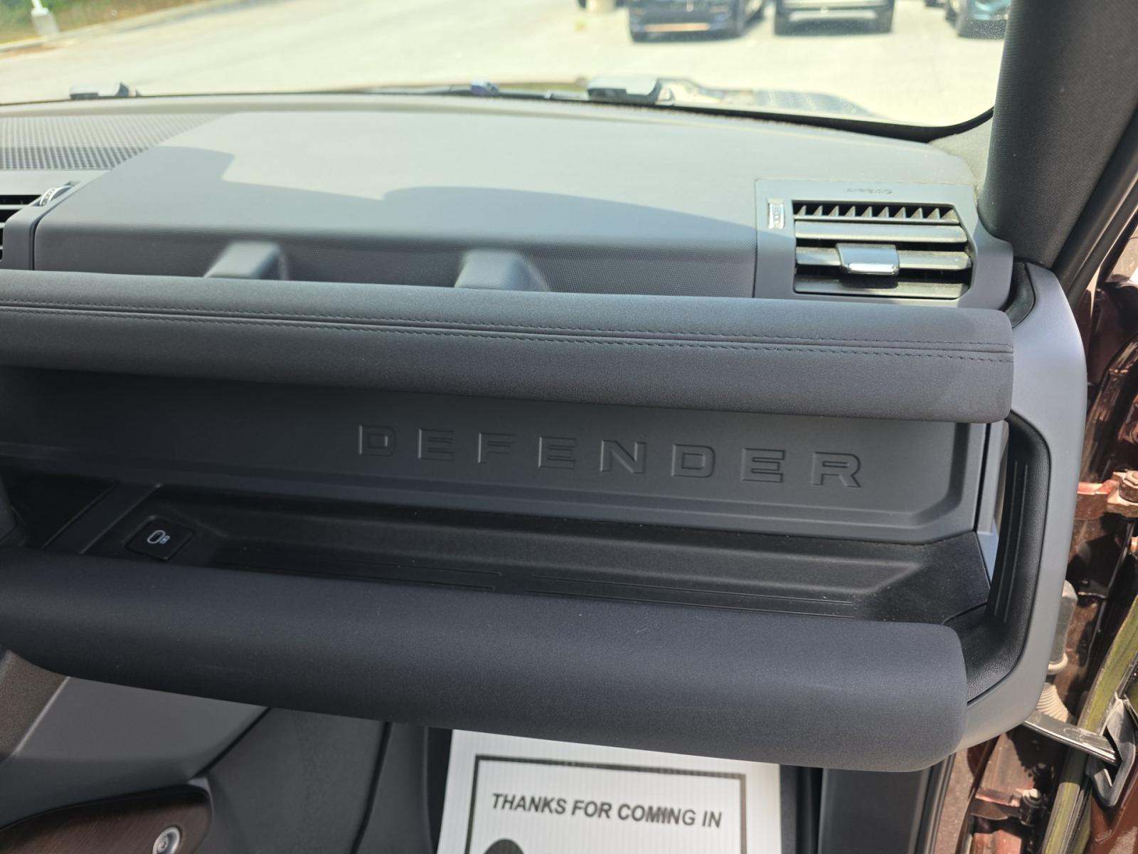 2023 Land Rover Defender 130 X-Dynamic SE AWD