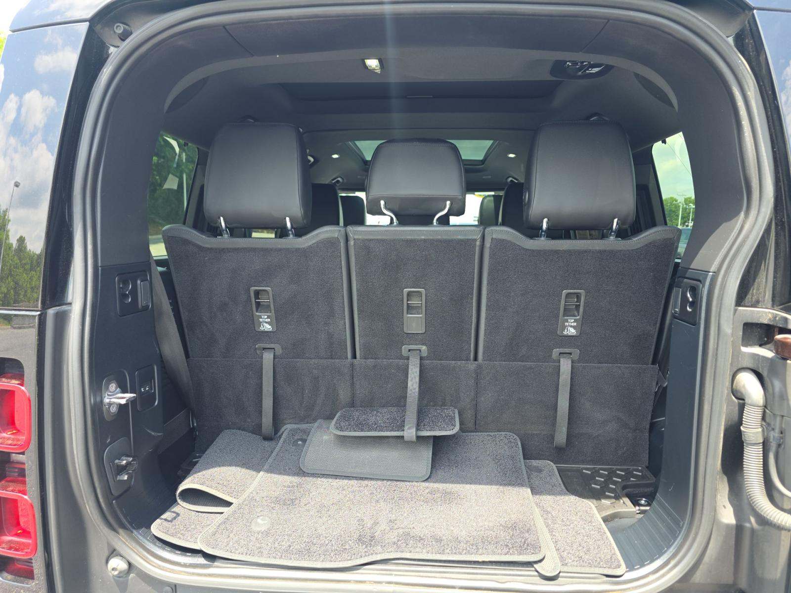 2023 Land Rover Defender 130 X-Dynamic SE AWD