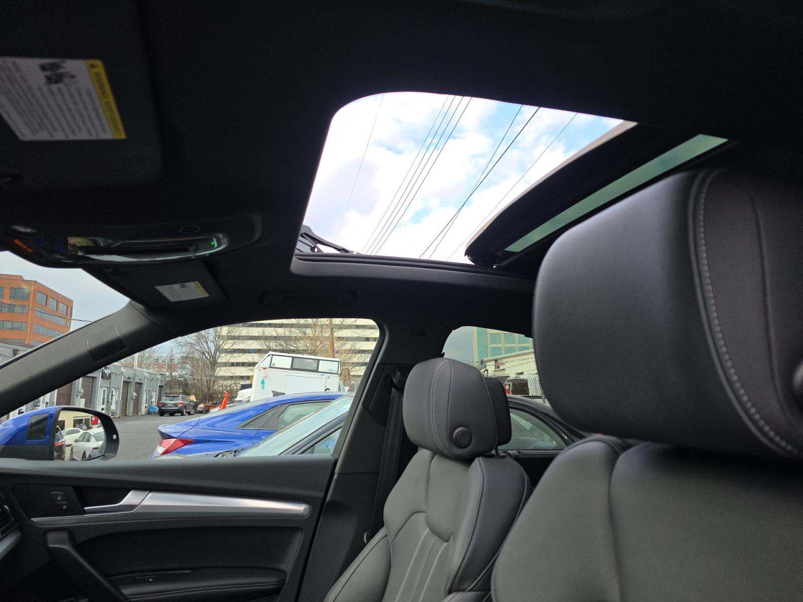 2023 Audi Q5 S line Prestige AWD