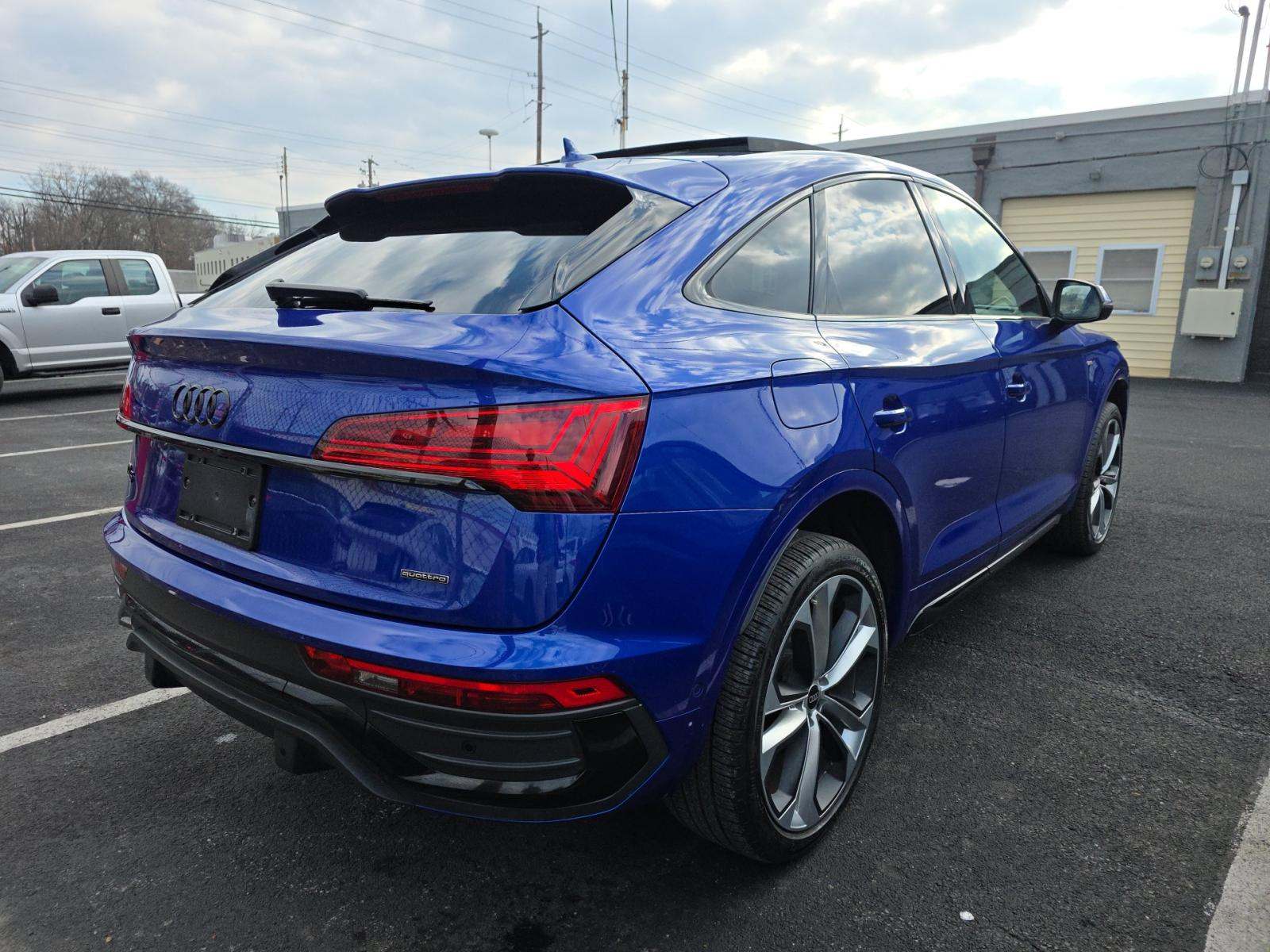 2023 Audi Q5 S line Prestige AWD