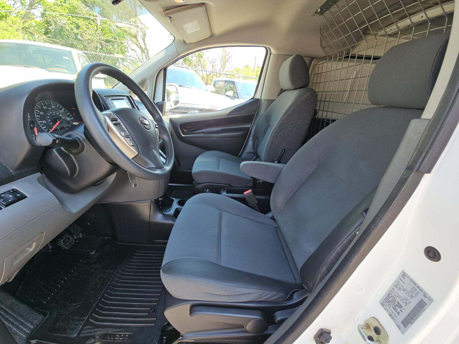 NISSAN NV200 - 6