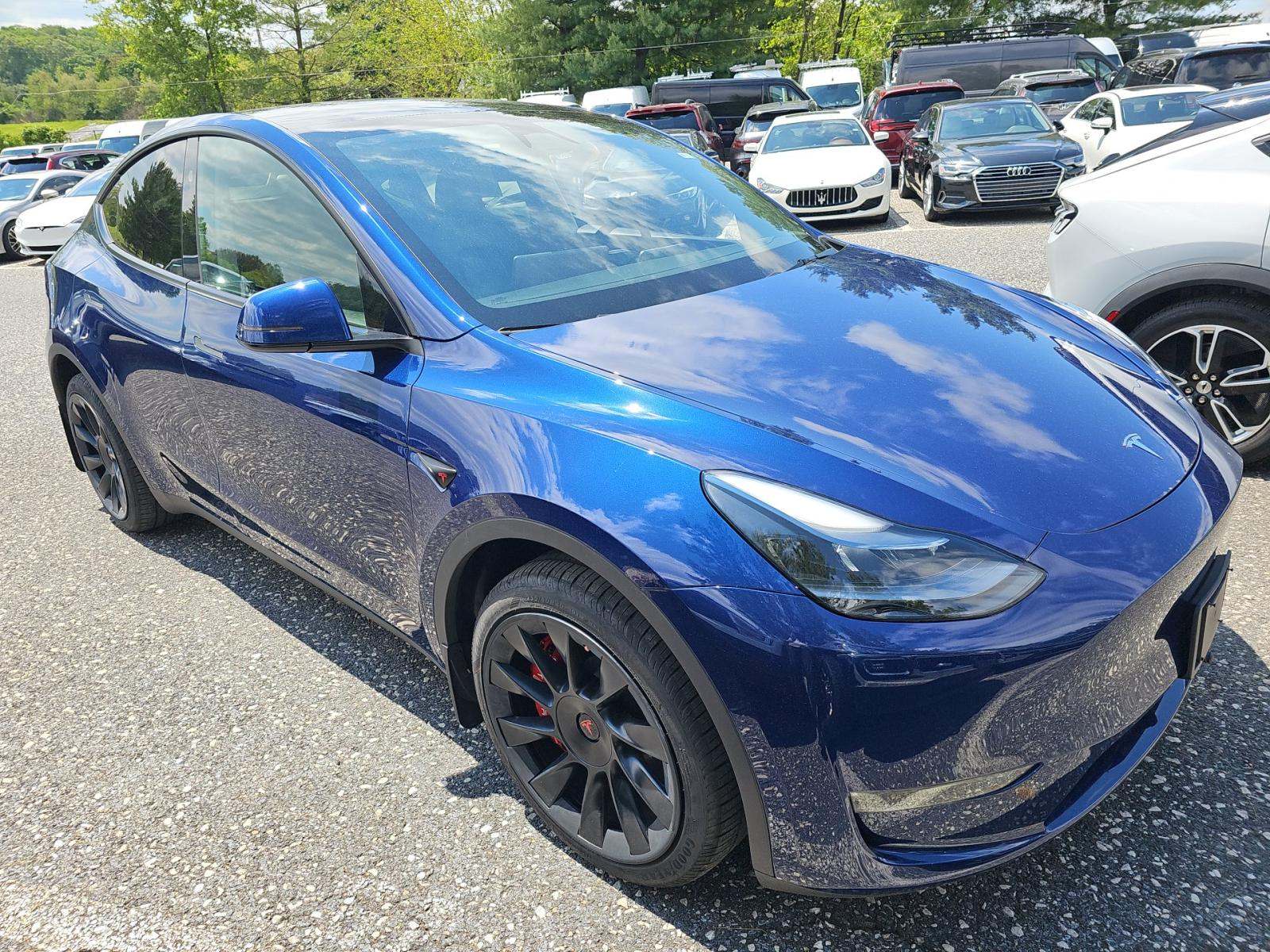 TESLA MODEL Y - 4
