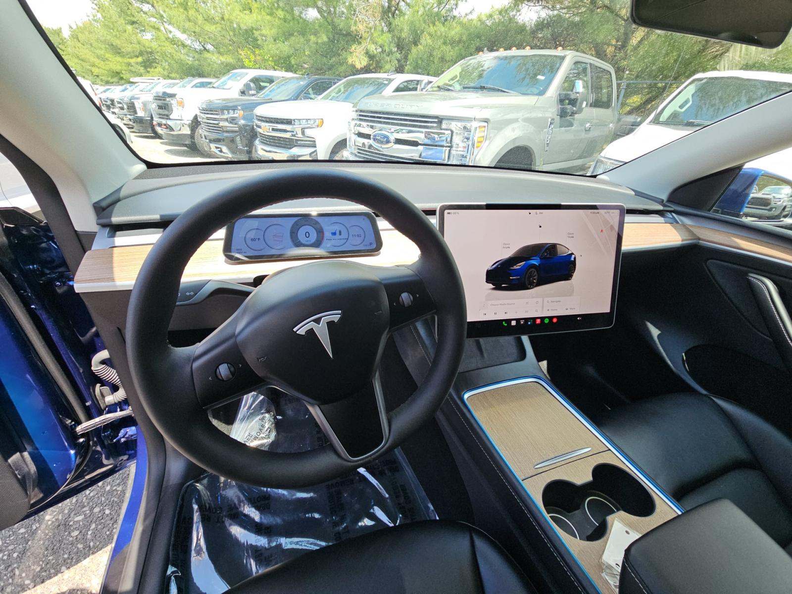 TESLA MODEL Y - 10