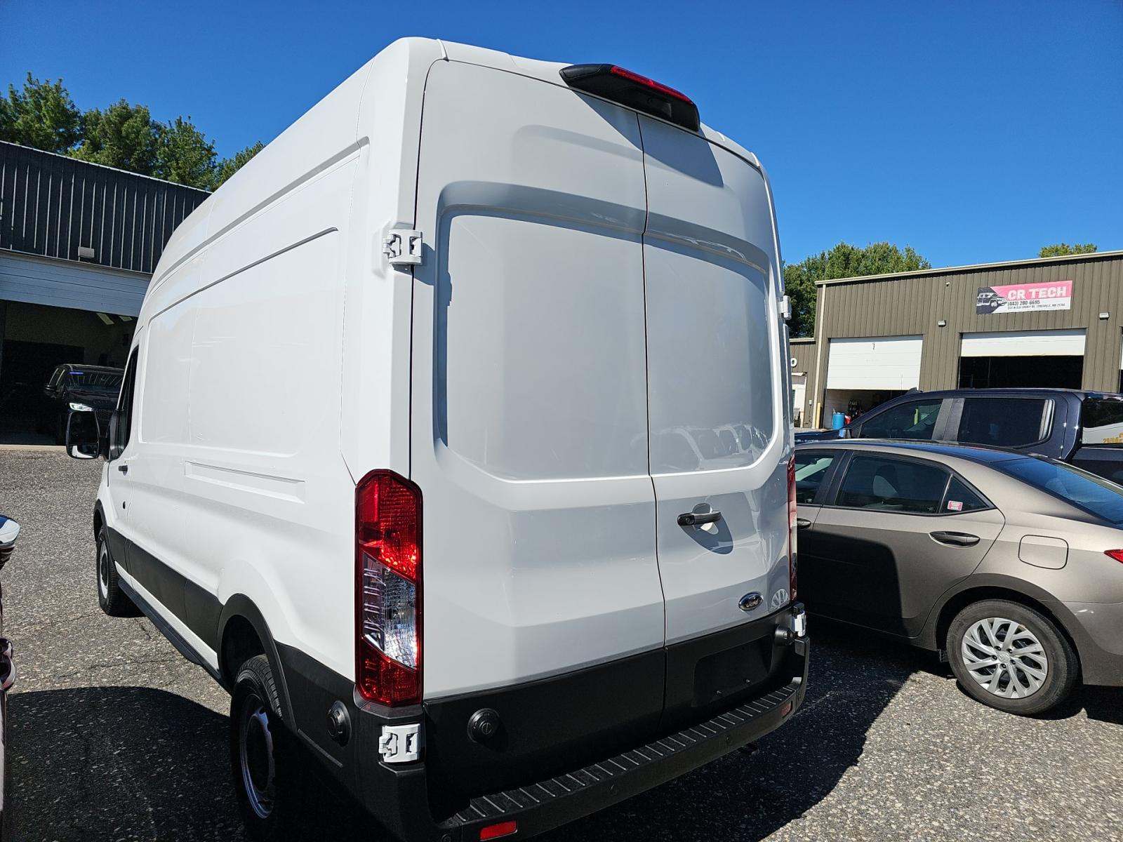 FORD TRANSIT 250 - 2